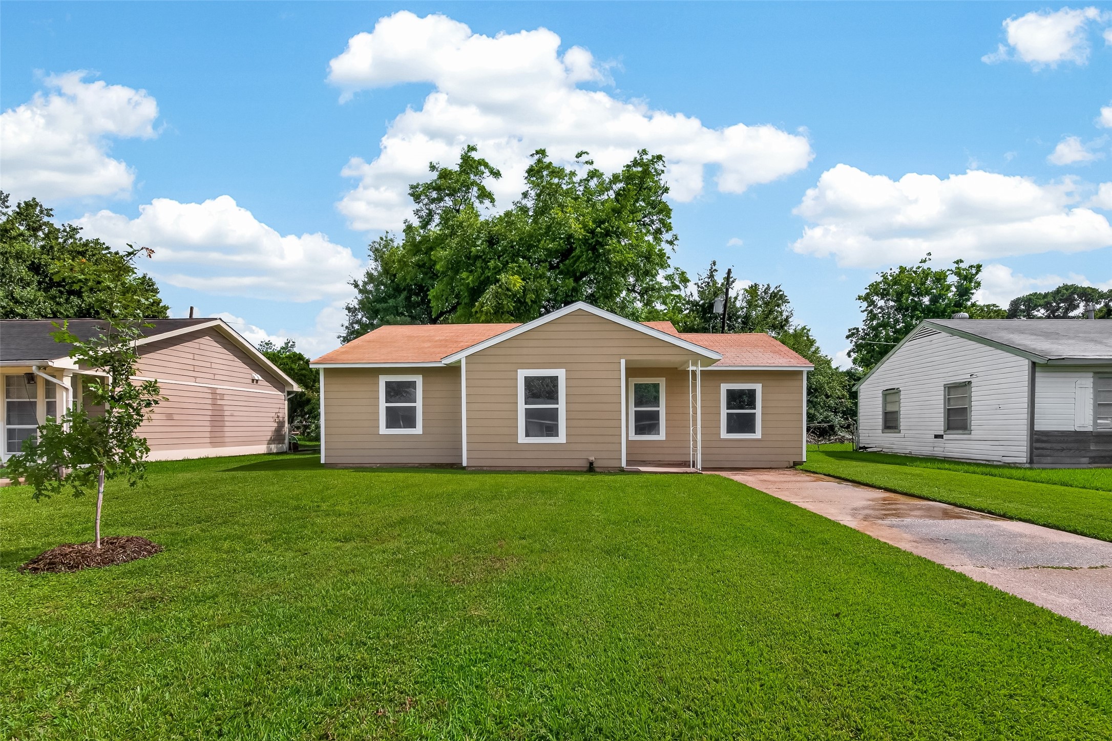 3922 Alsace Street Property Photo 3