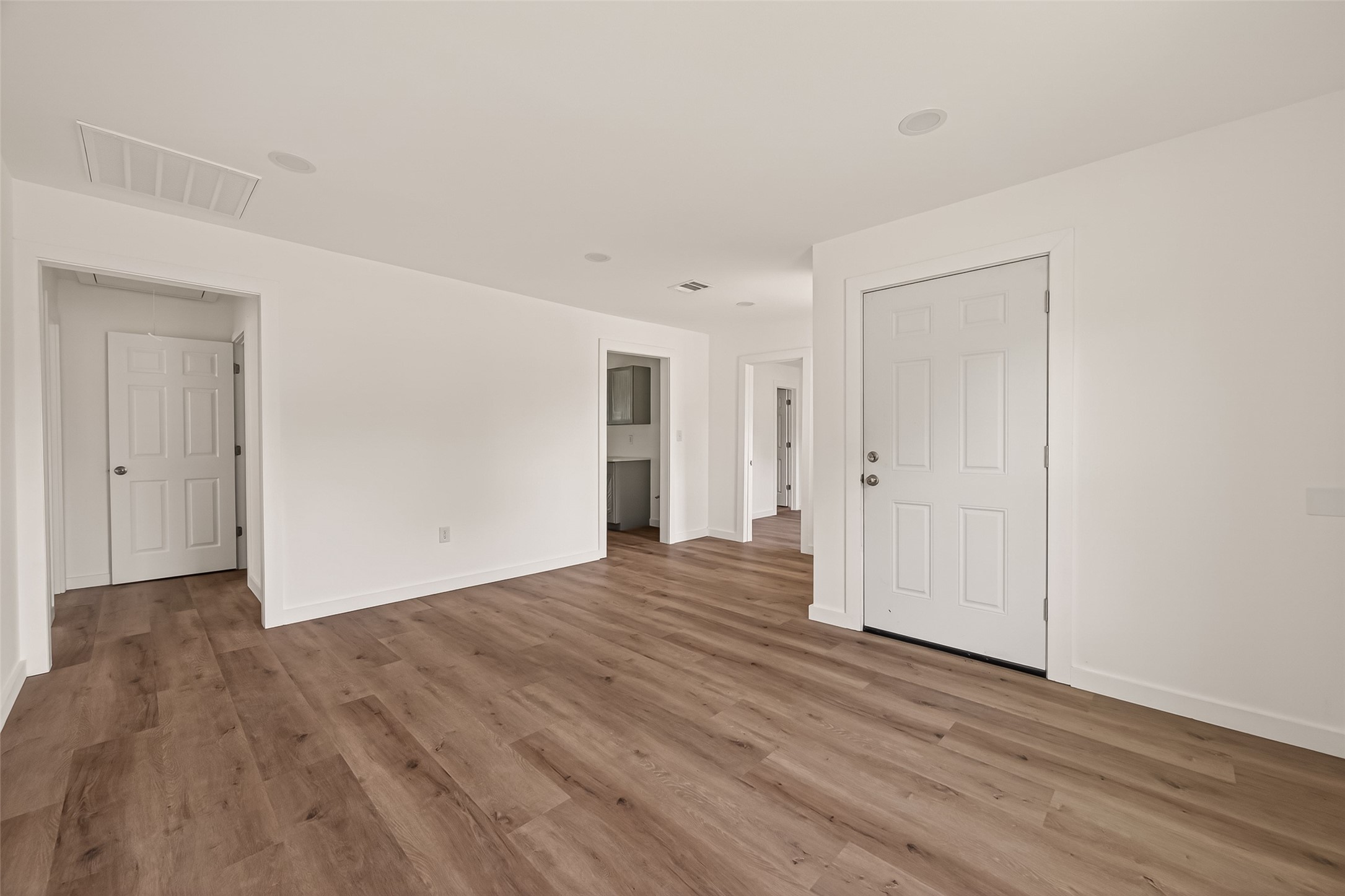 3922 Alsace Street Property Photo 6