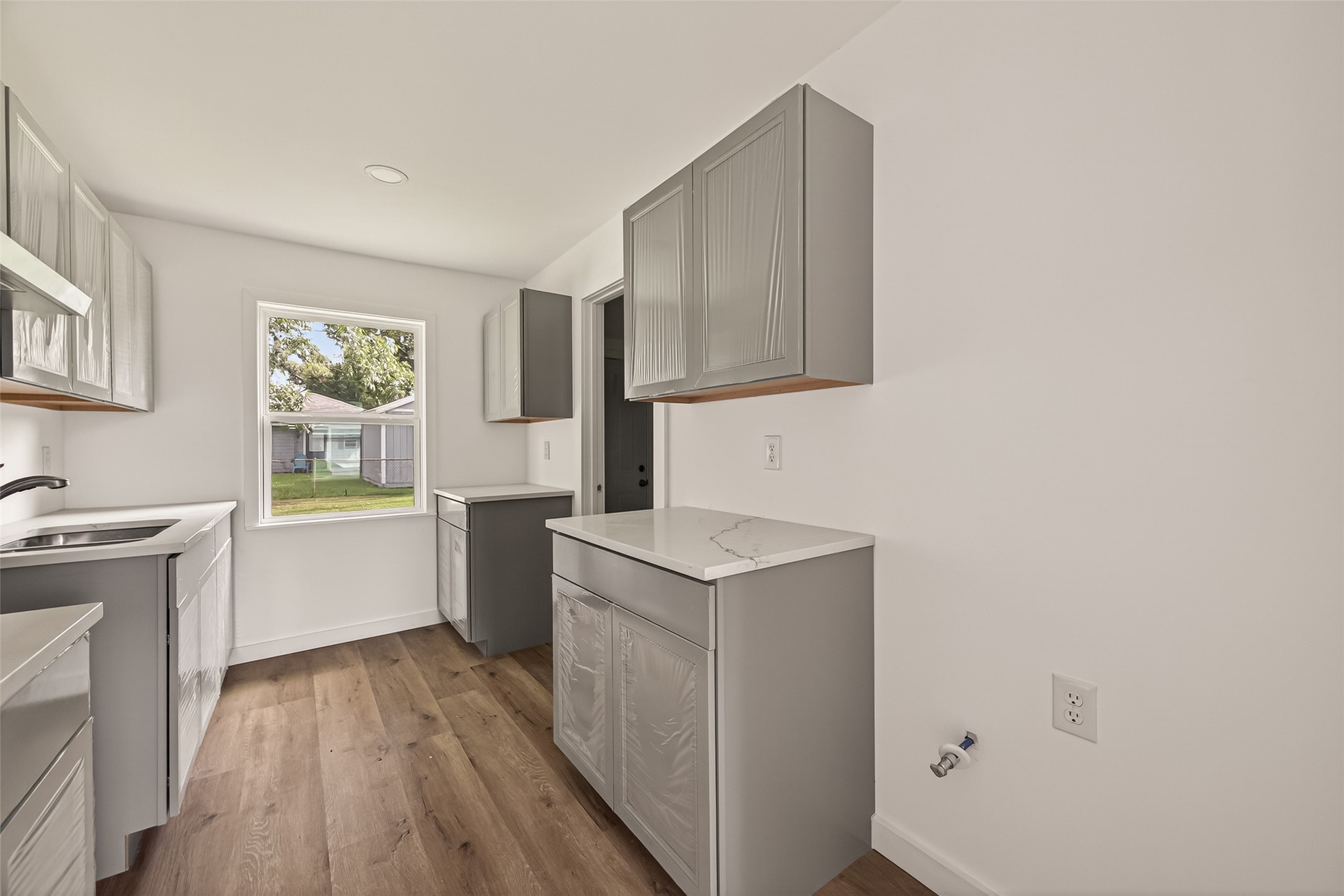 3922 Alsace Street Property Photo 10