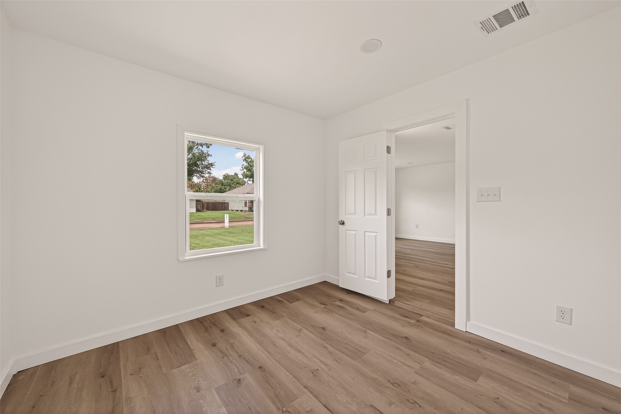 3922 Alsace Street Property Photo 15