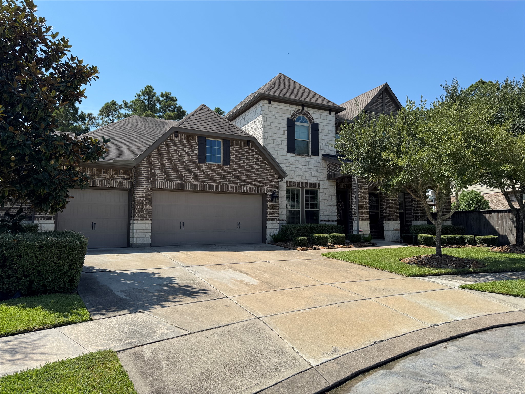 3712 Pine Village Court Property Photo 1