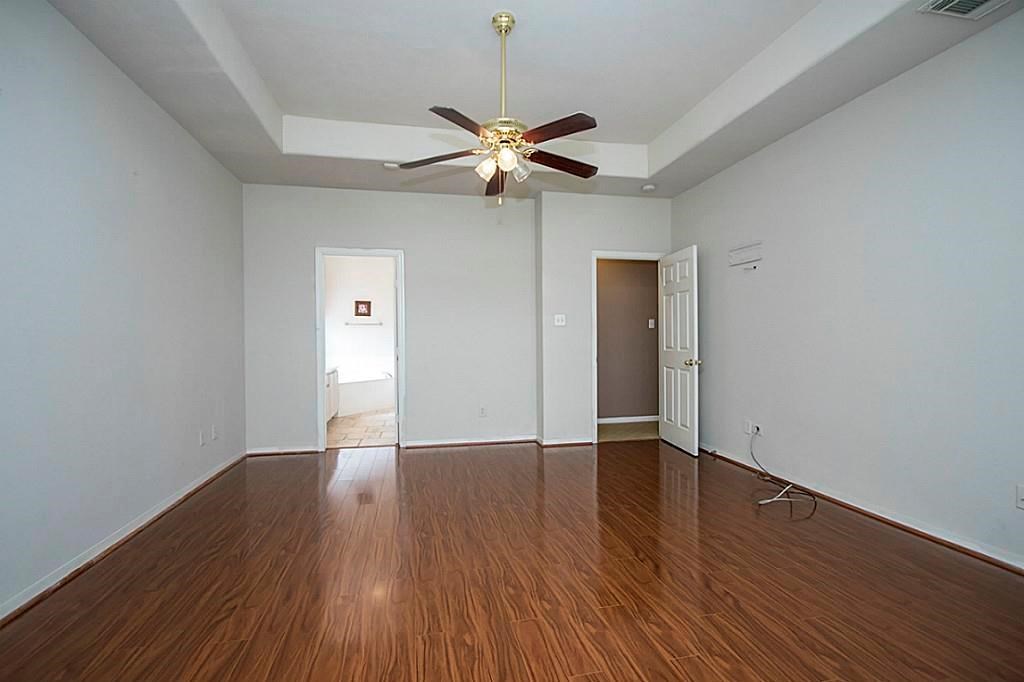 1923 Wellsley Court Property Photo 17