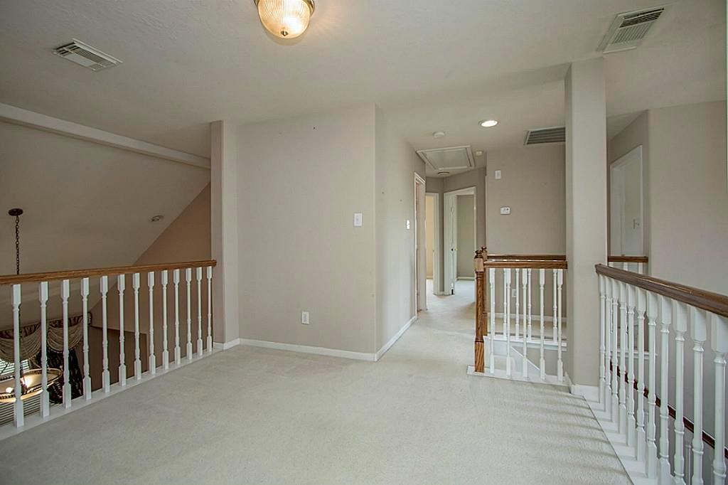 1923 Wellsley Court Property Photo 22