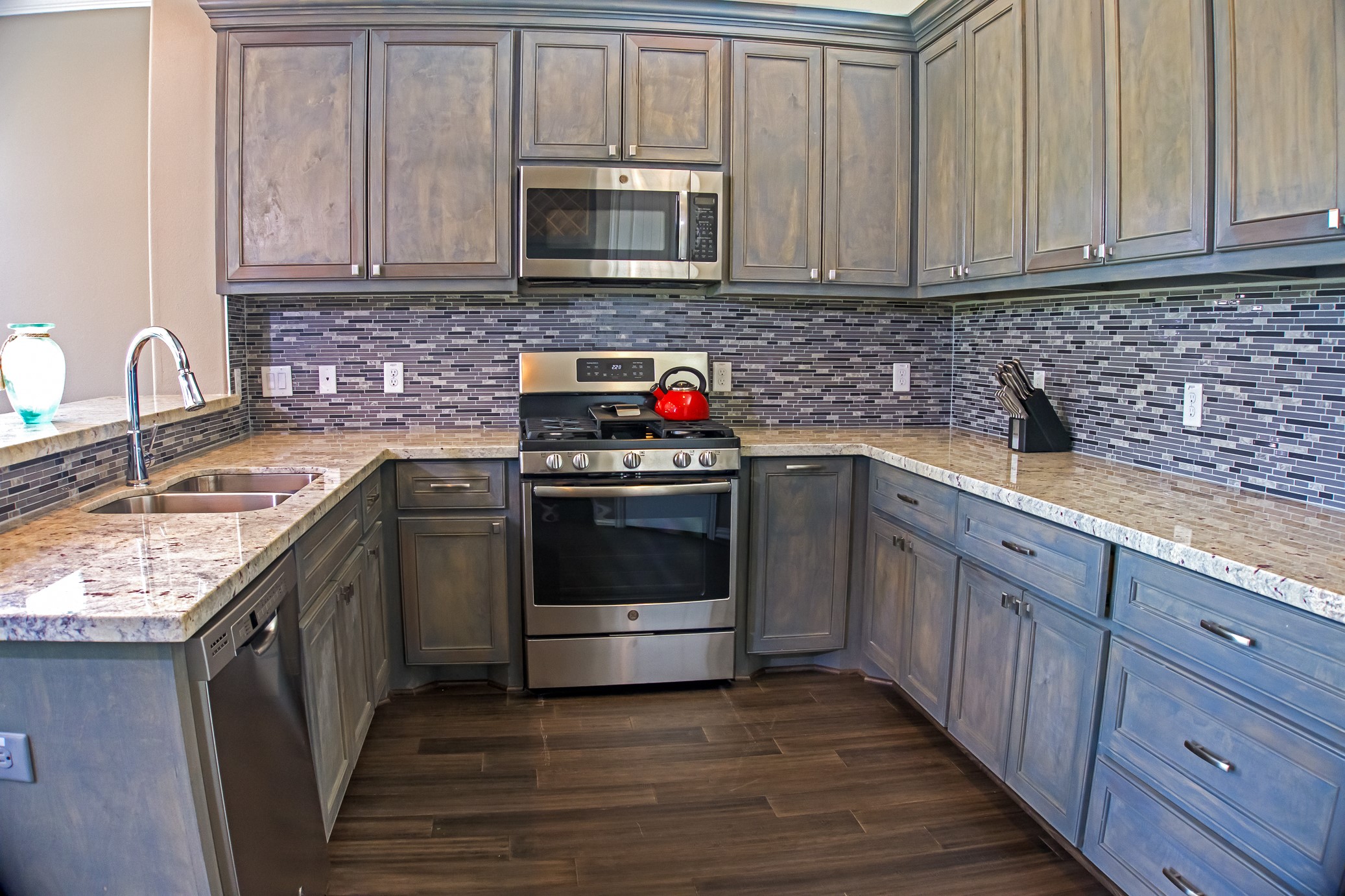 3911 Griggs Road Property Photo 8