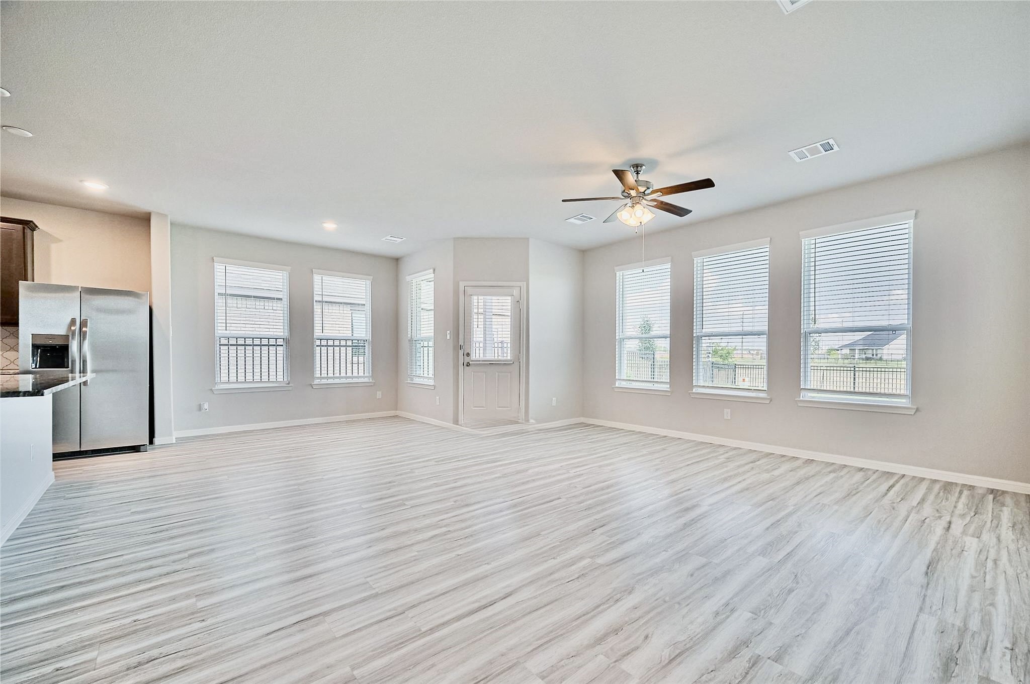 27231 Blue Pool Drive Property Photo 6