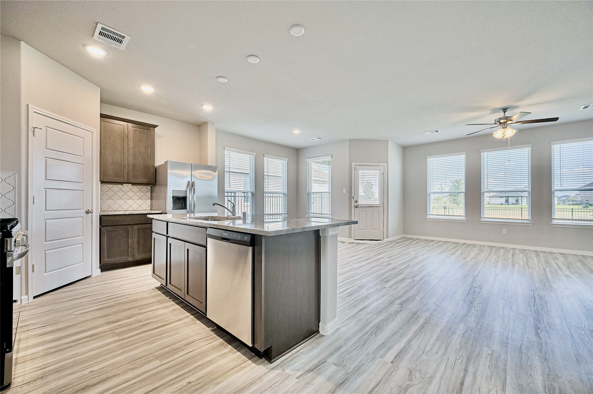 27231 Blue Pool Drive Property Photo 8