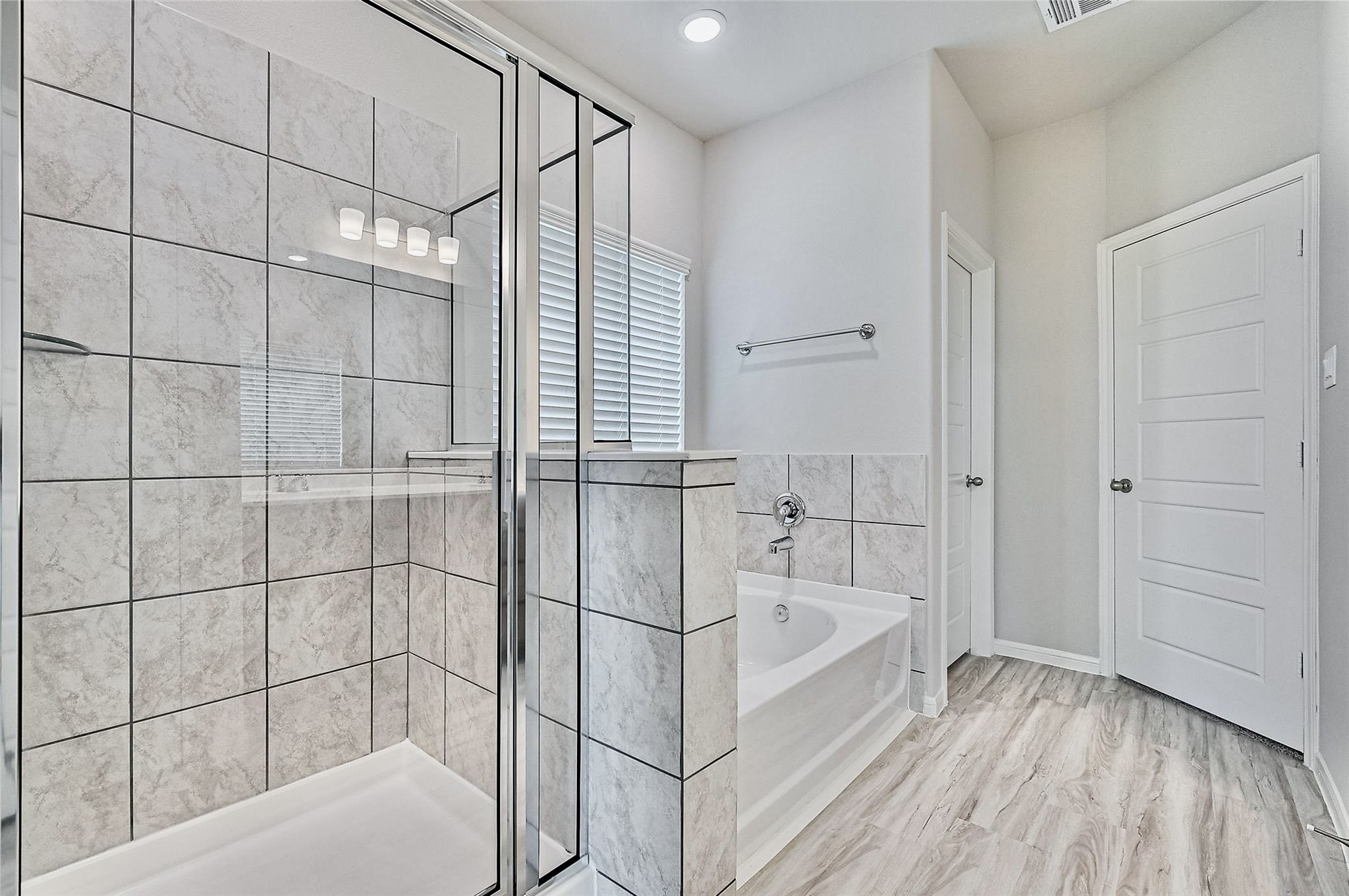 27231 Blue Pool Drive Property Photo 16