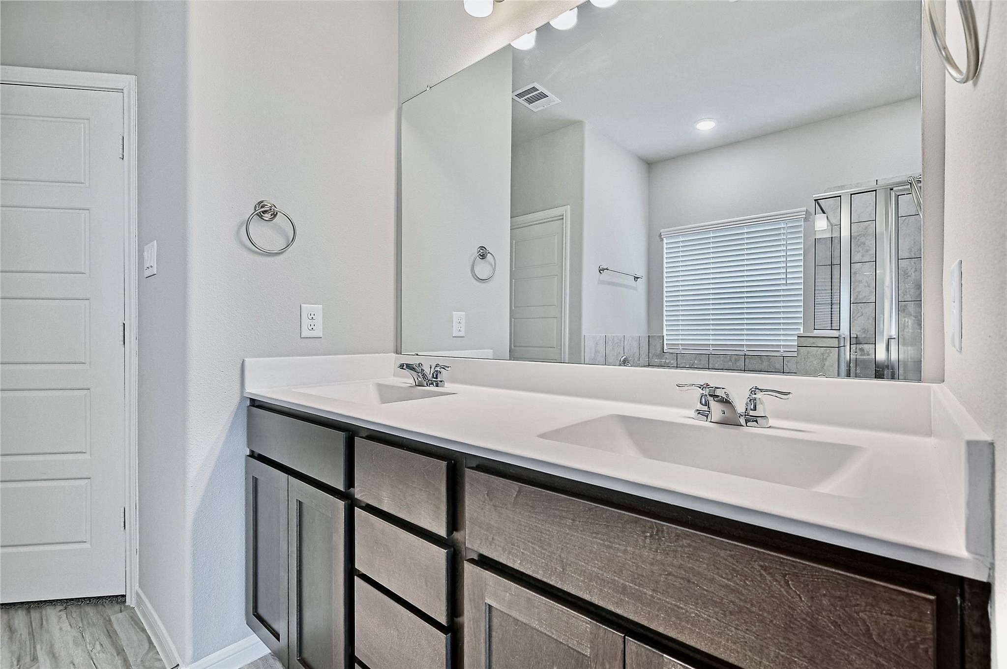 27231 Blue Pool Drive Property Photo 17