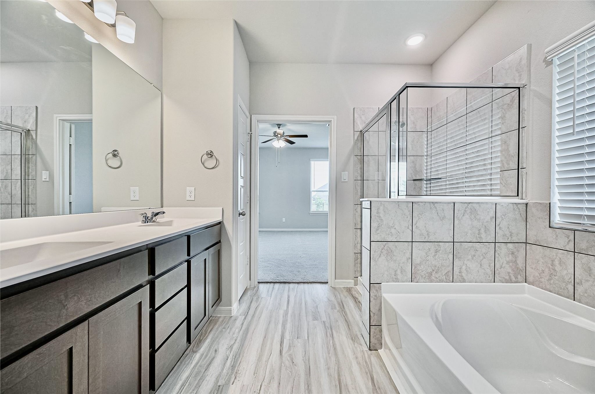 27231 Blue Pool Drive Property Photo 18