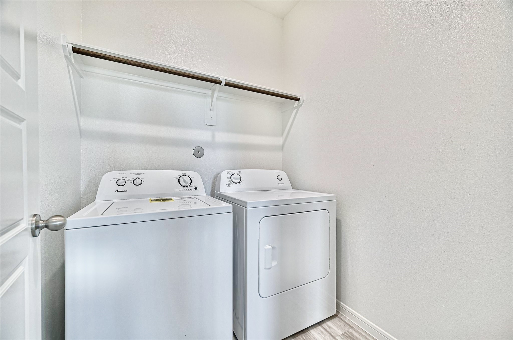 27231 Blue Pool Drive Property Photo 24