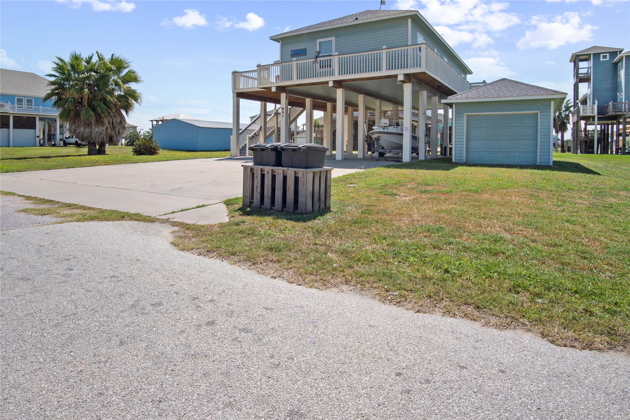 857 Gulfview Drive Property Photo 3