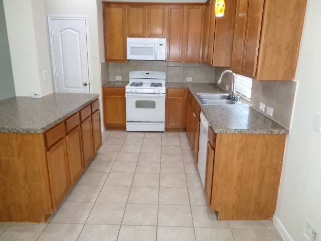 30034 Saw Oaks Drive Property Photo 5
