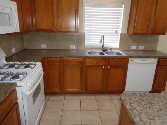 30034 Saw Oaks Drive Property Photo 6