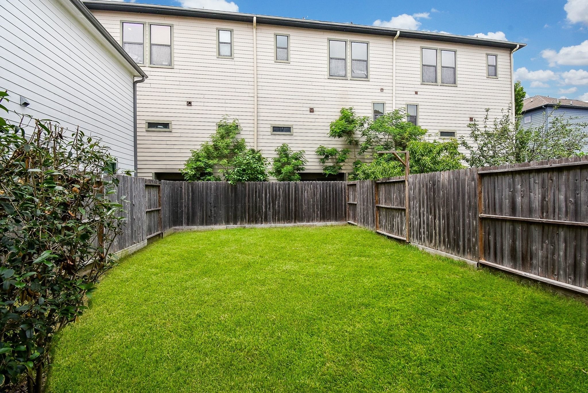 1122 Live Oak Street Property Photo 32