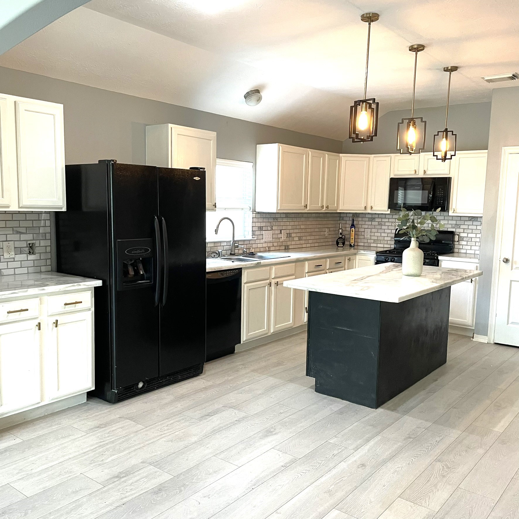 22026 Westerpine Lane Property Photo 4