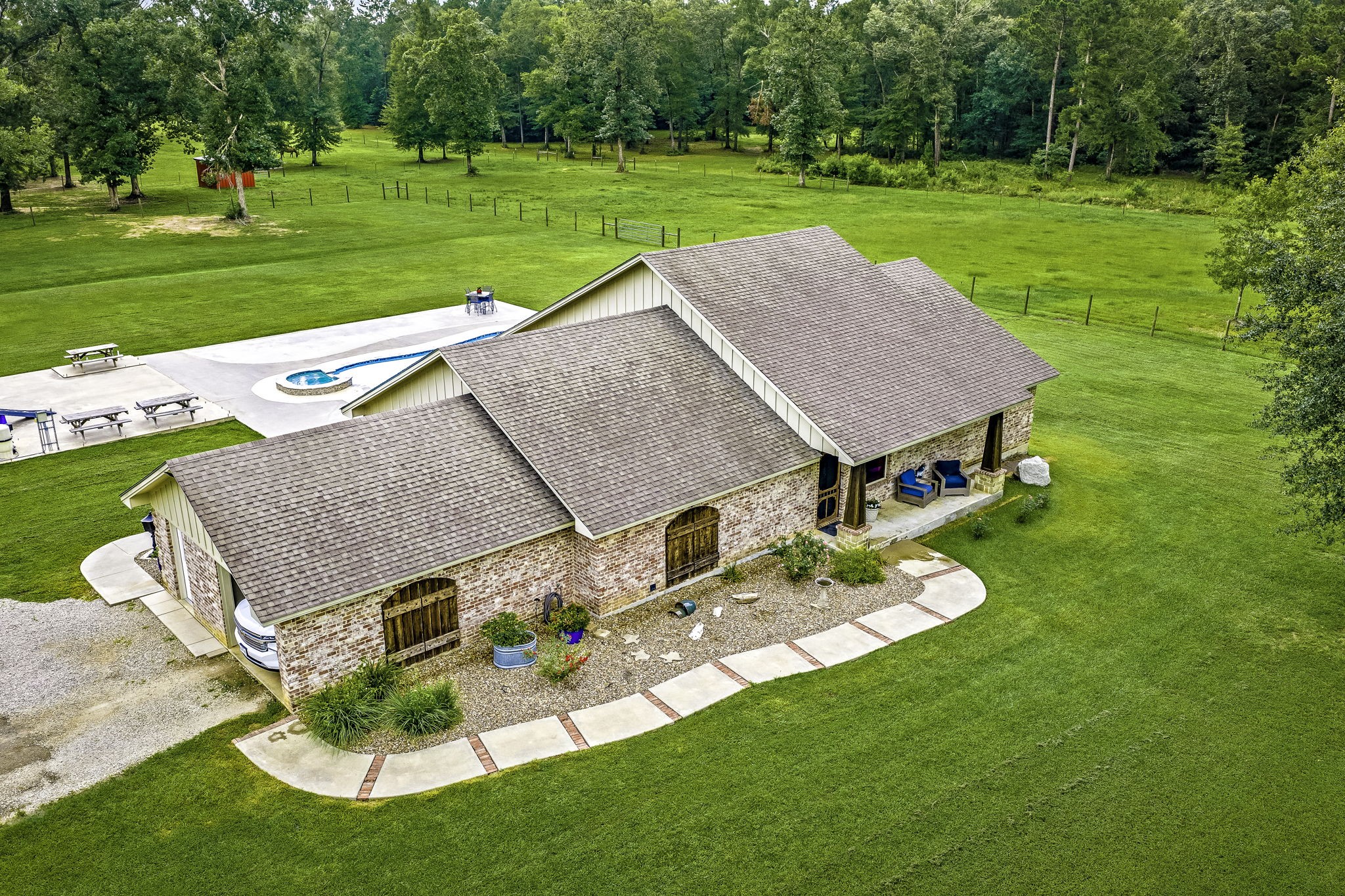 1109 Soda Loop E Property Photo 3