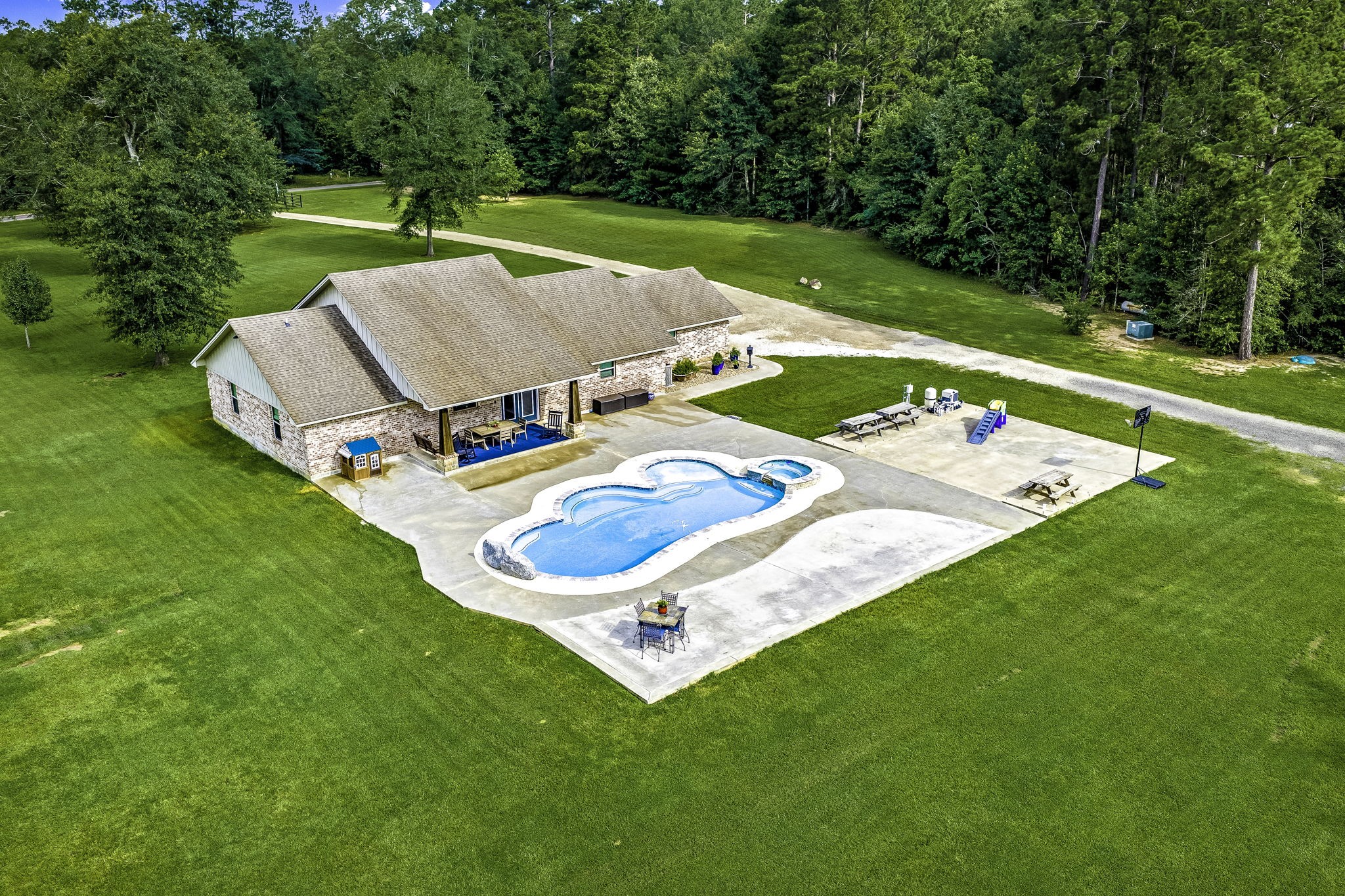 1109 Soda Loop E Property Photo 4