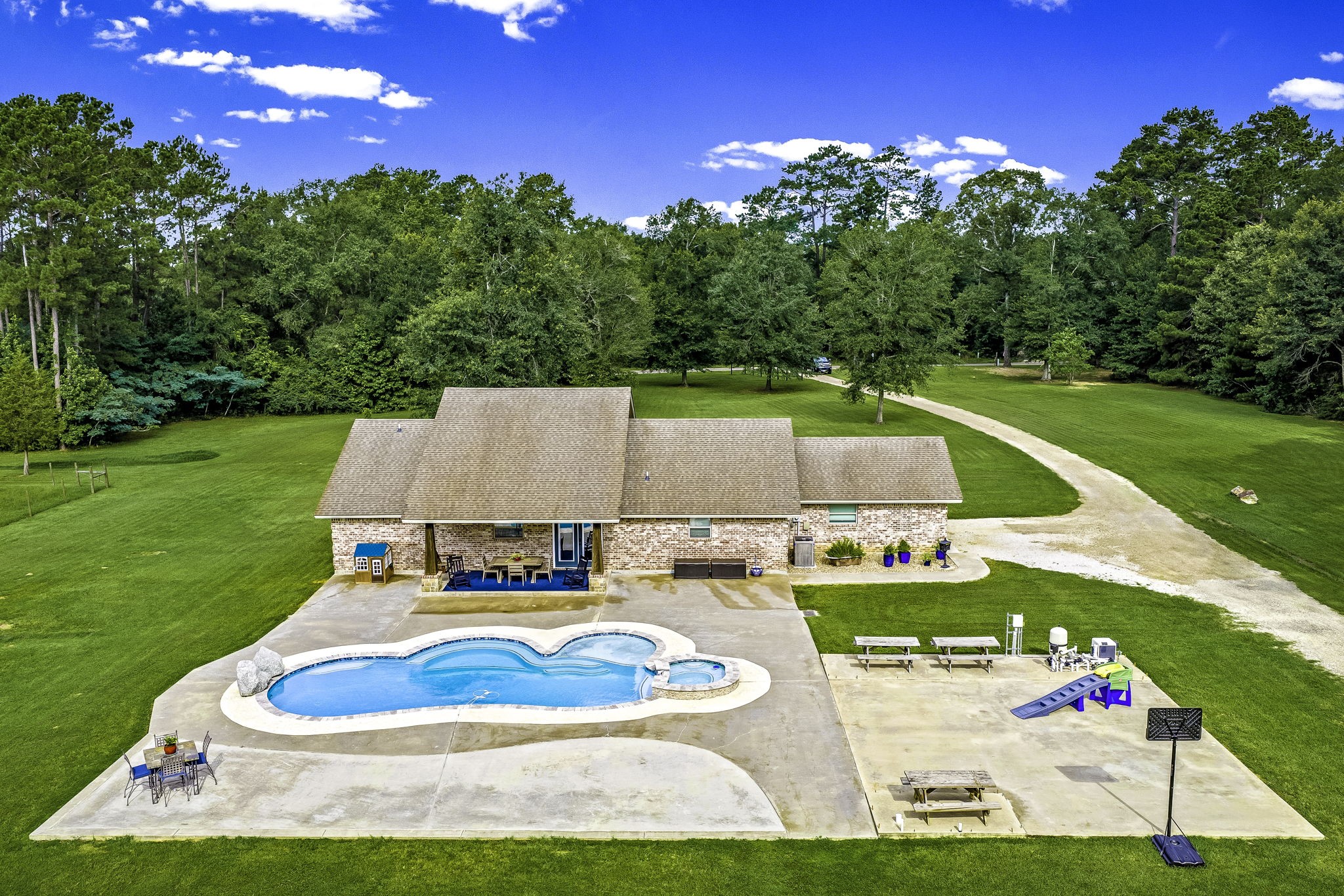 1109 Soda Loop E Property Photo 5