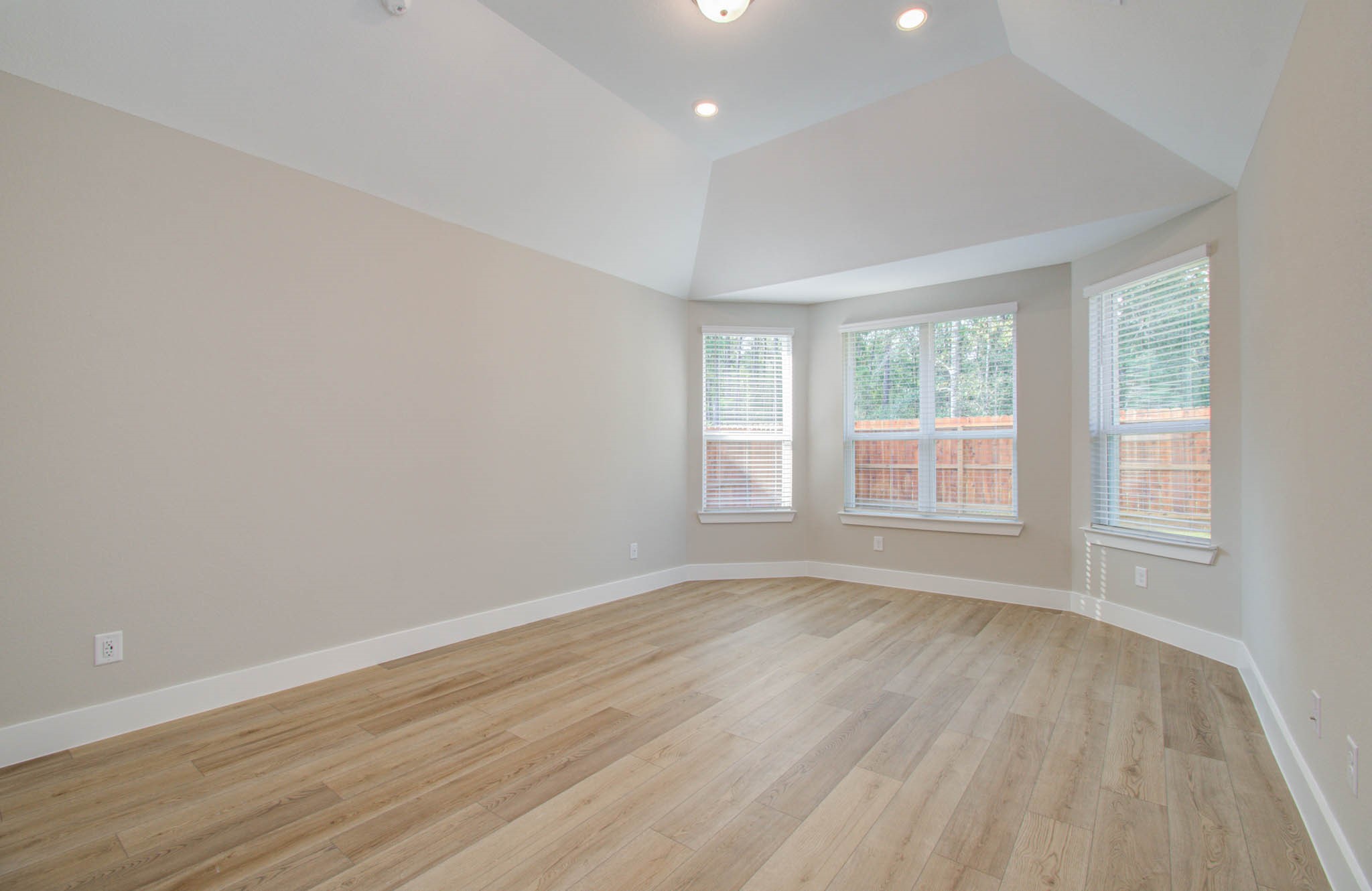 9950 Wild Indigo Circle Property Photo 20
