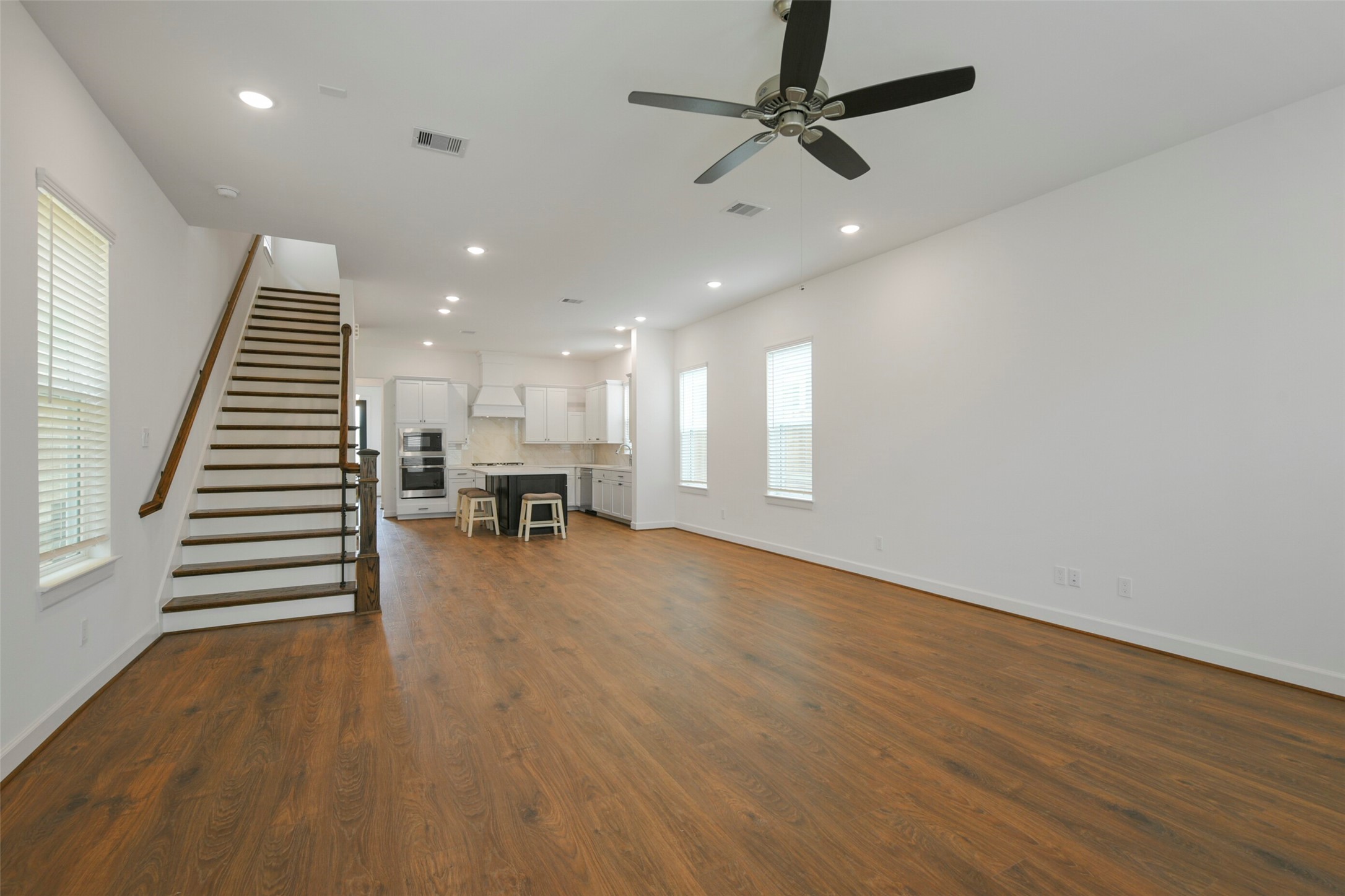 2511 S Houston Avenue Property Photo 9