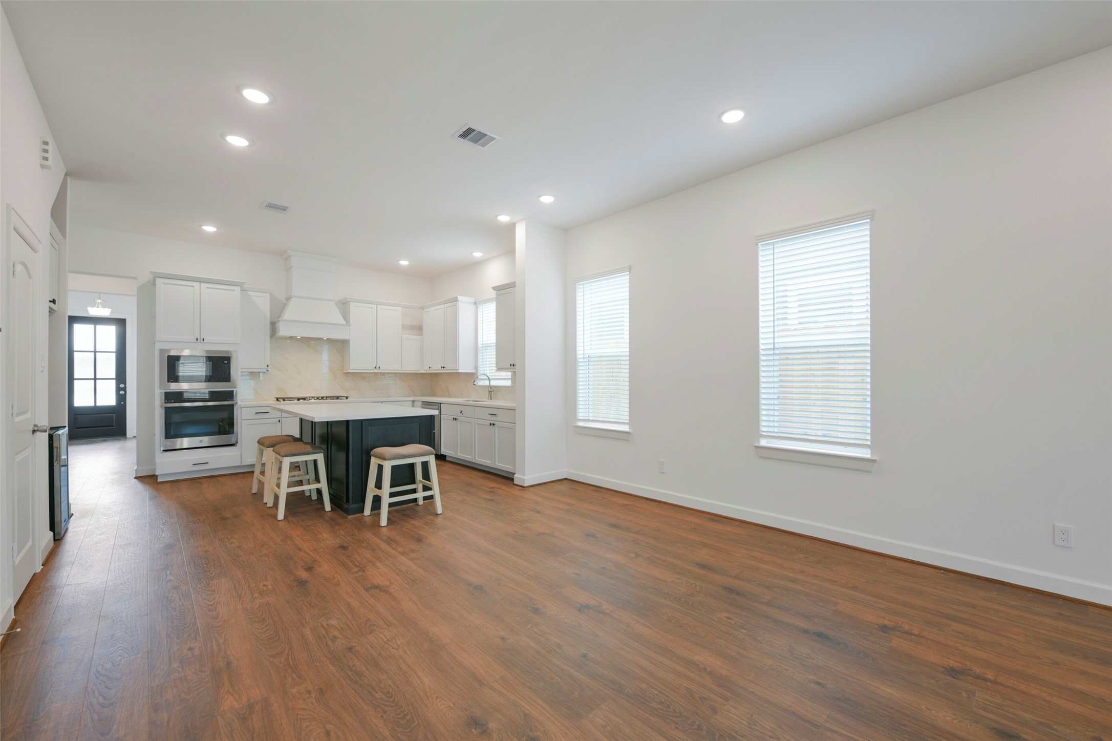 2511 S Houston Avenue Property Photo 11
