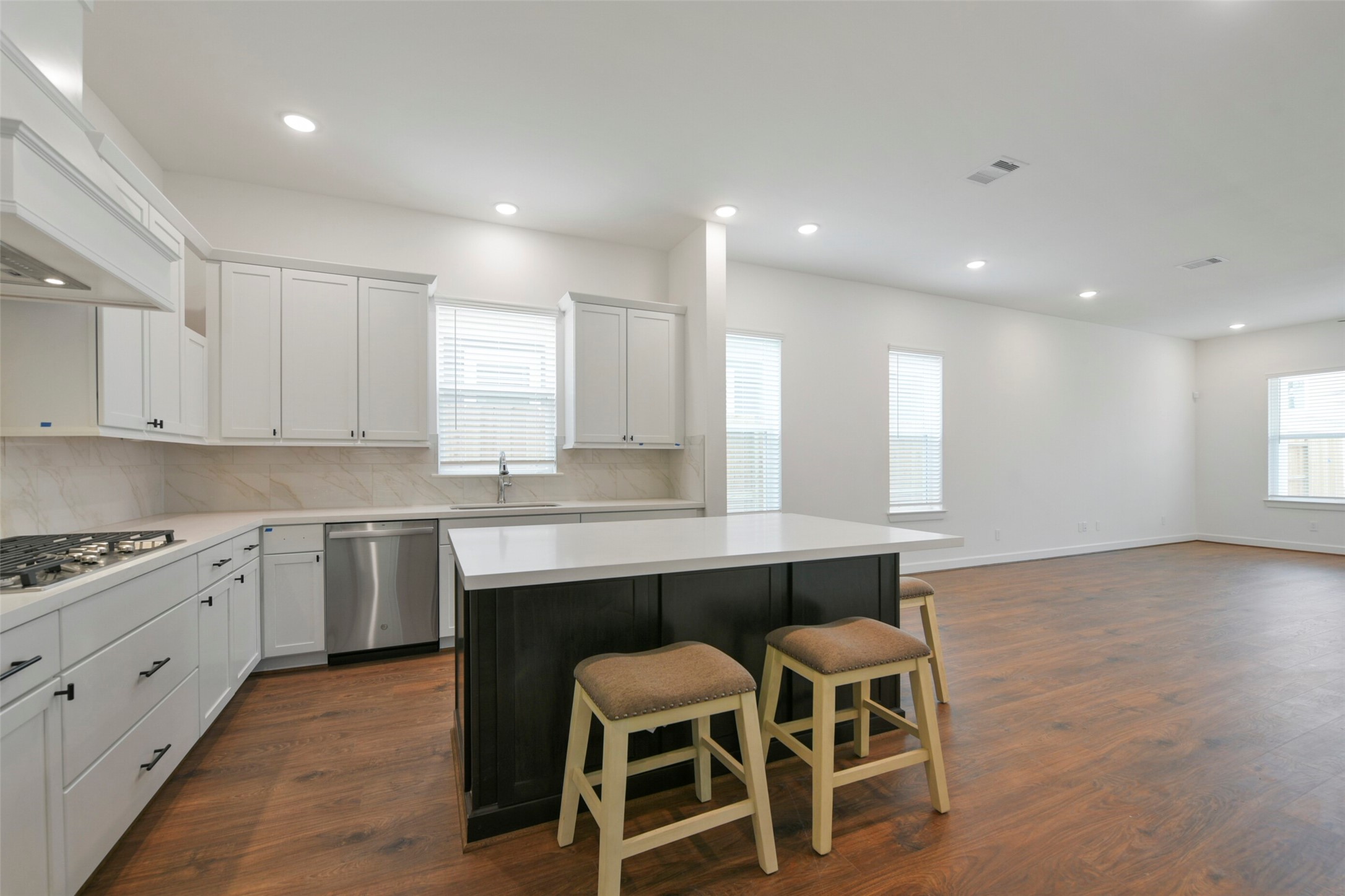 2511 S Houston Avenue Property Photo 15