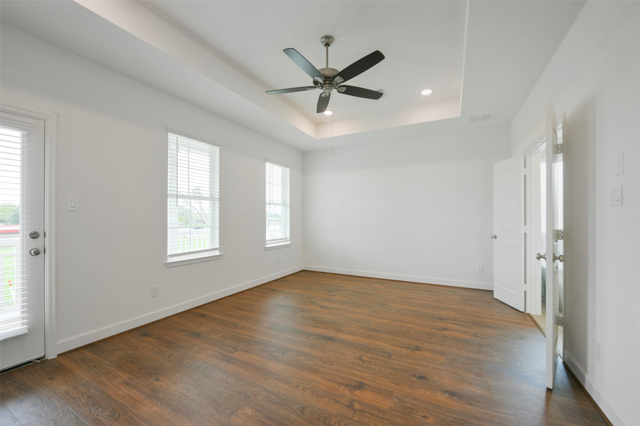 2511 S Houston Avenue Property Photo 22