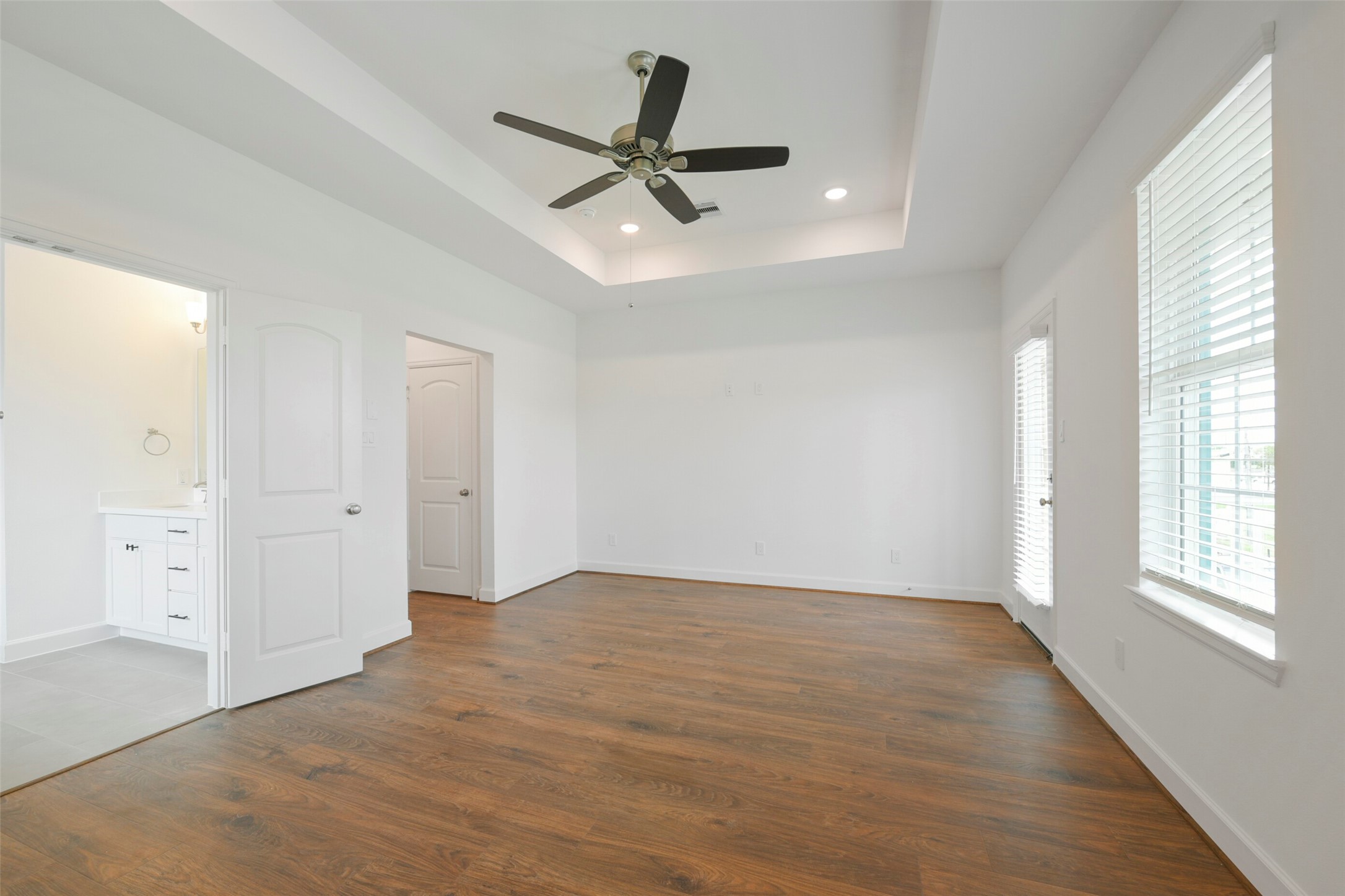 2511 S Houston Avenue Property Photo 23