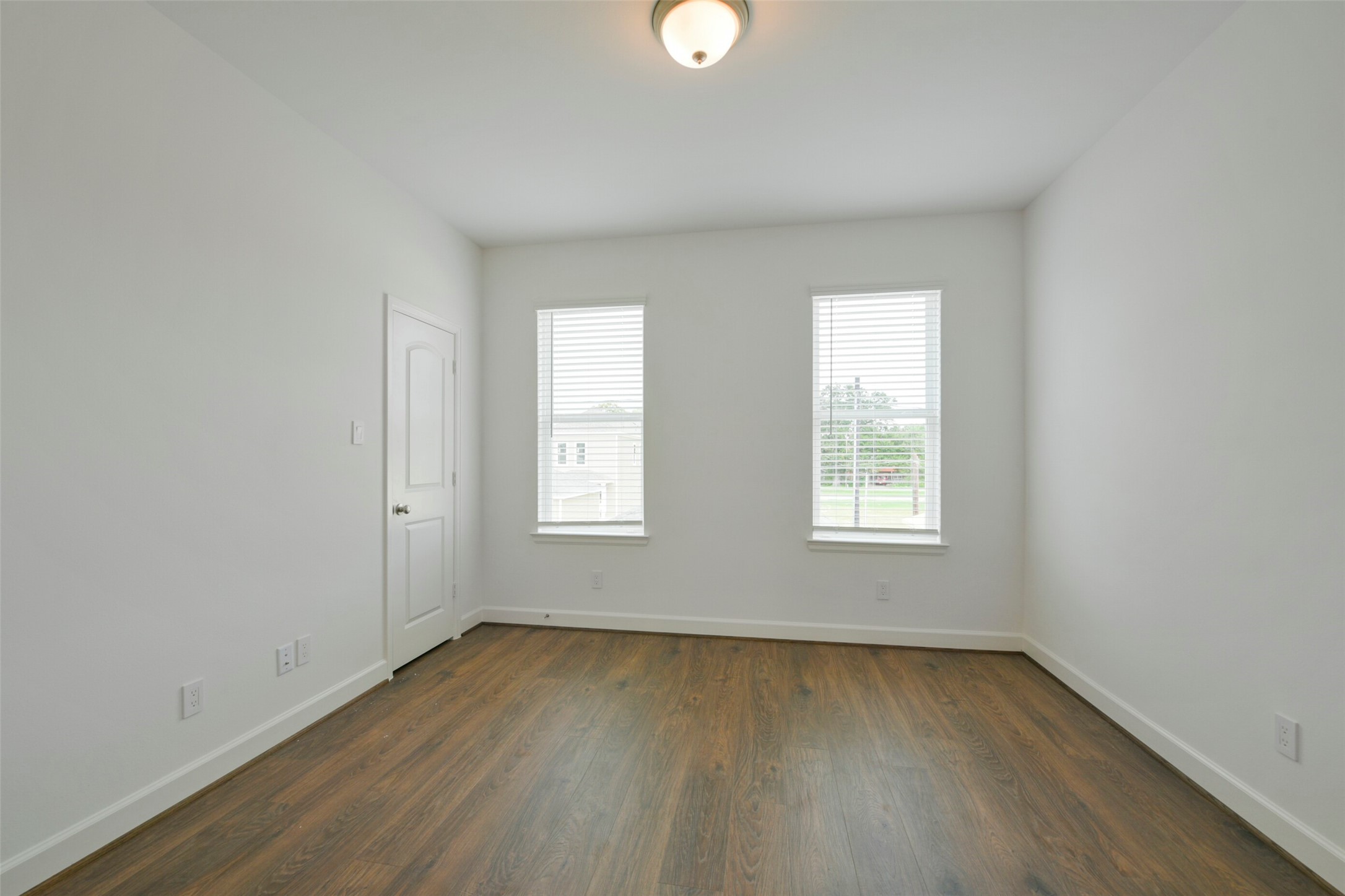 2511 S Houston Avenue Property Photo 33