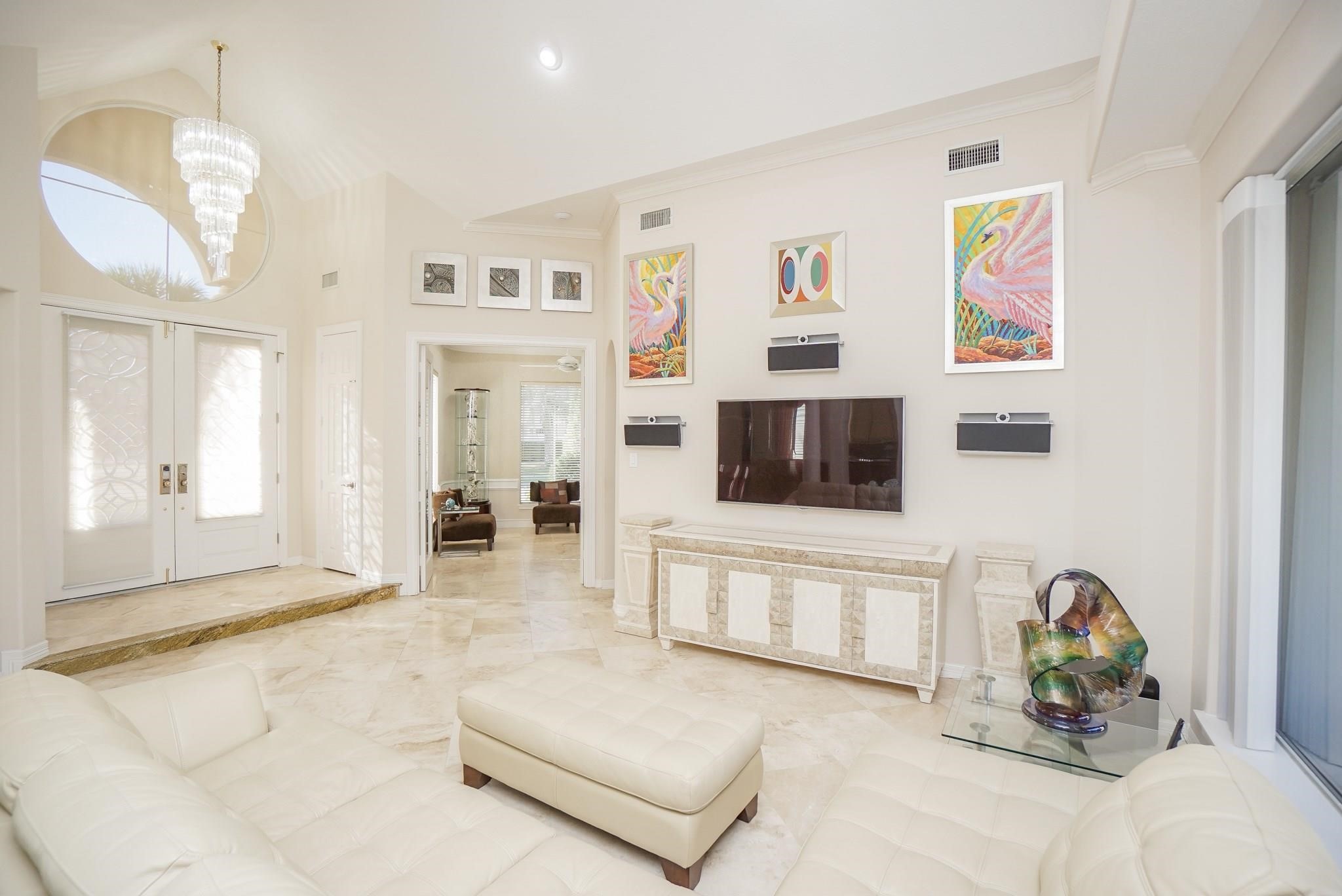 10 Lake Mist Court Property Photo 7