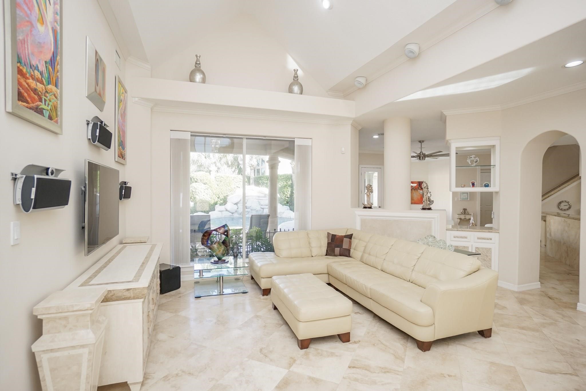 10 Lake Mist Court Property Photo 9