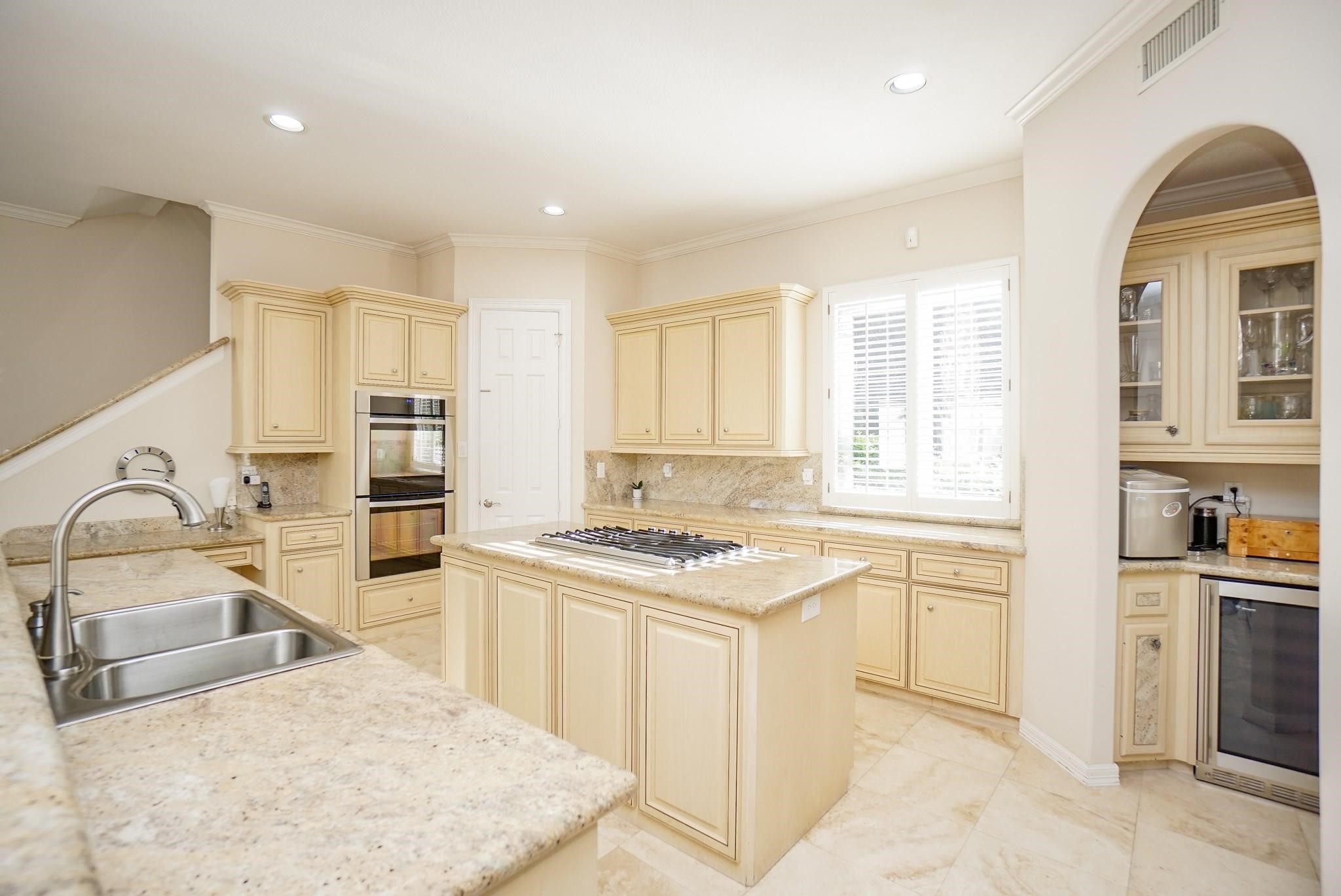 10 Lake Mist Court Property Photo 18