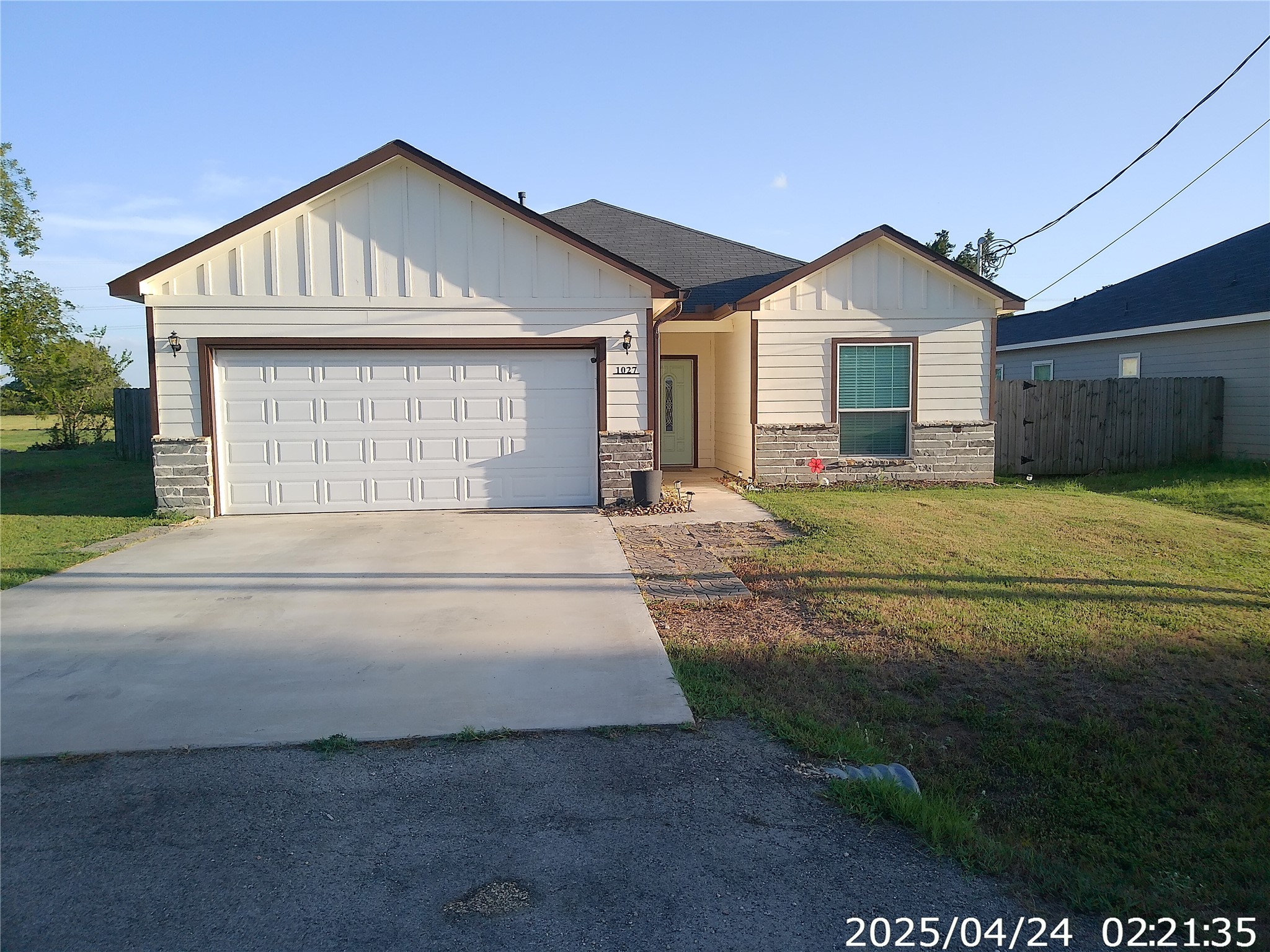 1027 Wallace Street Property Photo 1