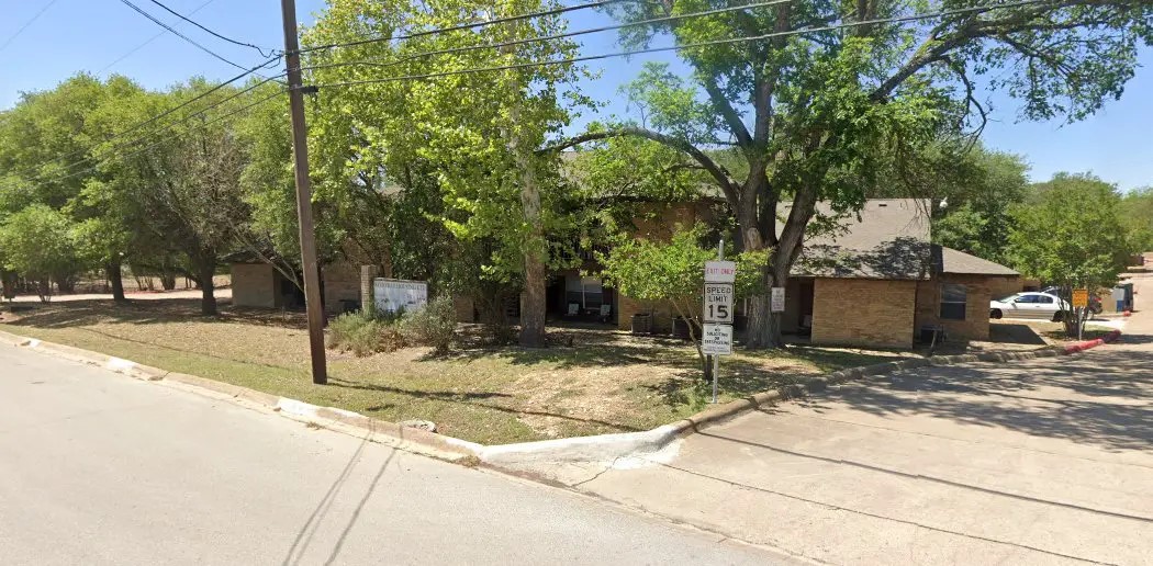 515 Roy St Property Photo 3