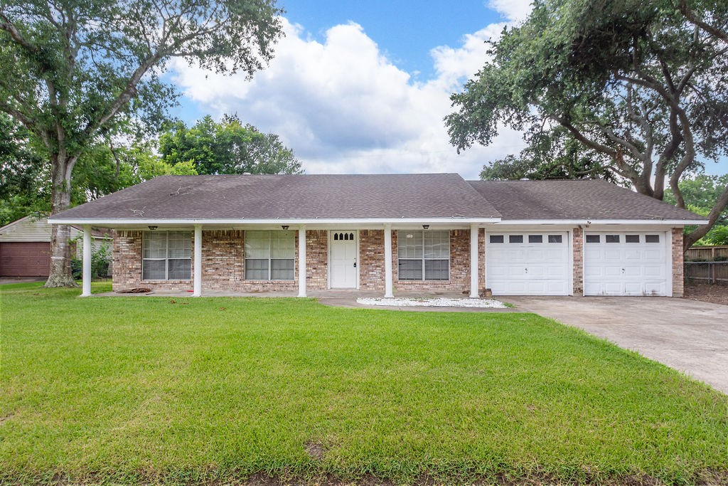 8111 Dellanera Drive Property Photo 2
