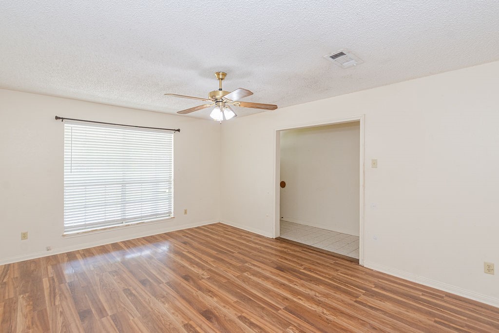 8111 Dellanera Drive Property Photo 4