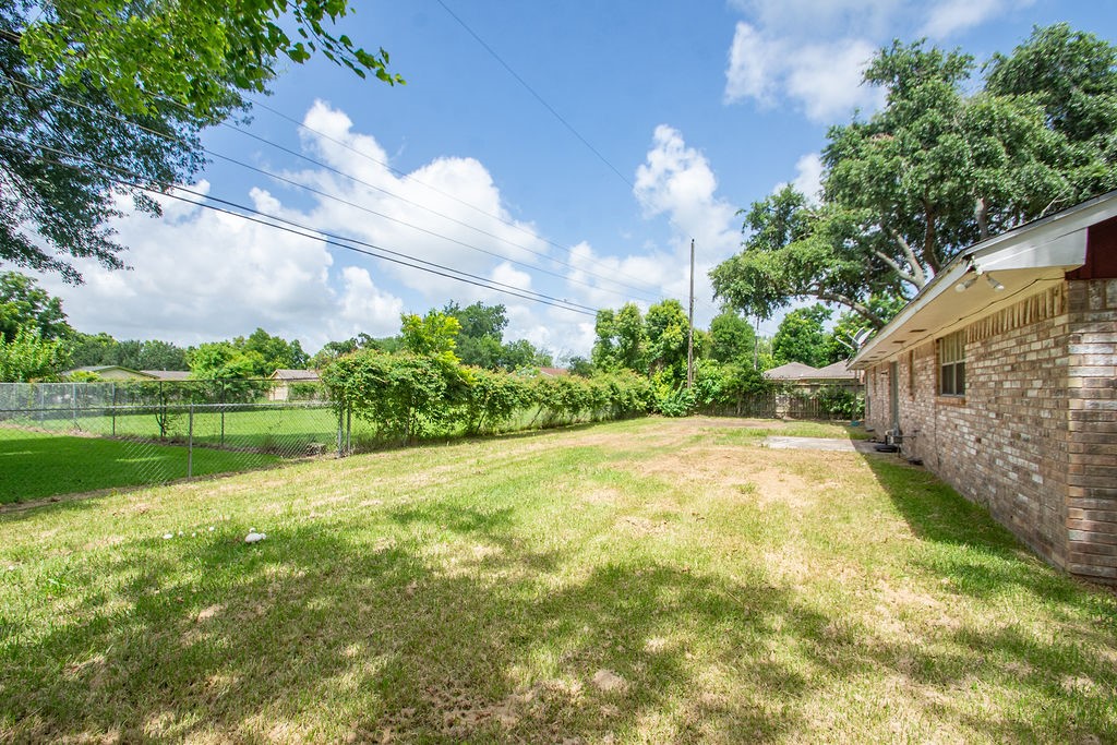 8111 Dellanera Drive Property Photo 15