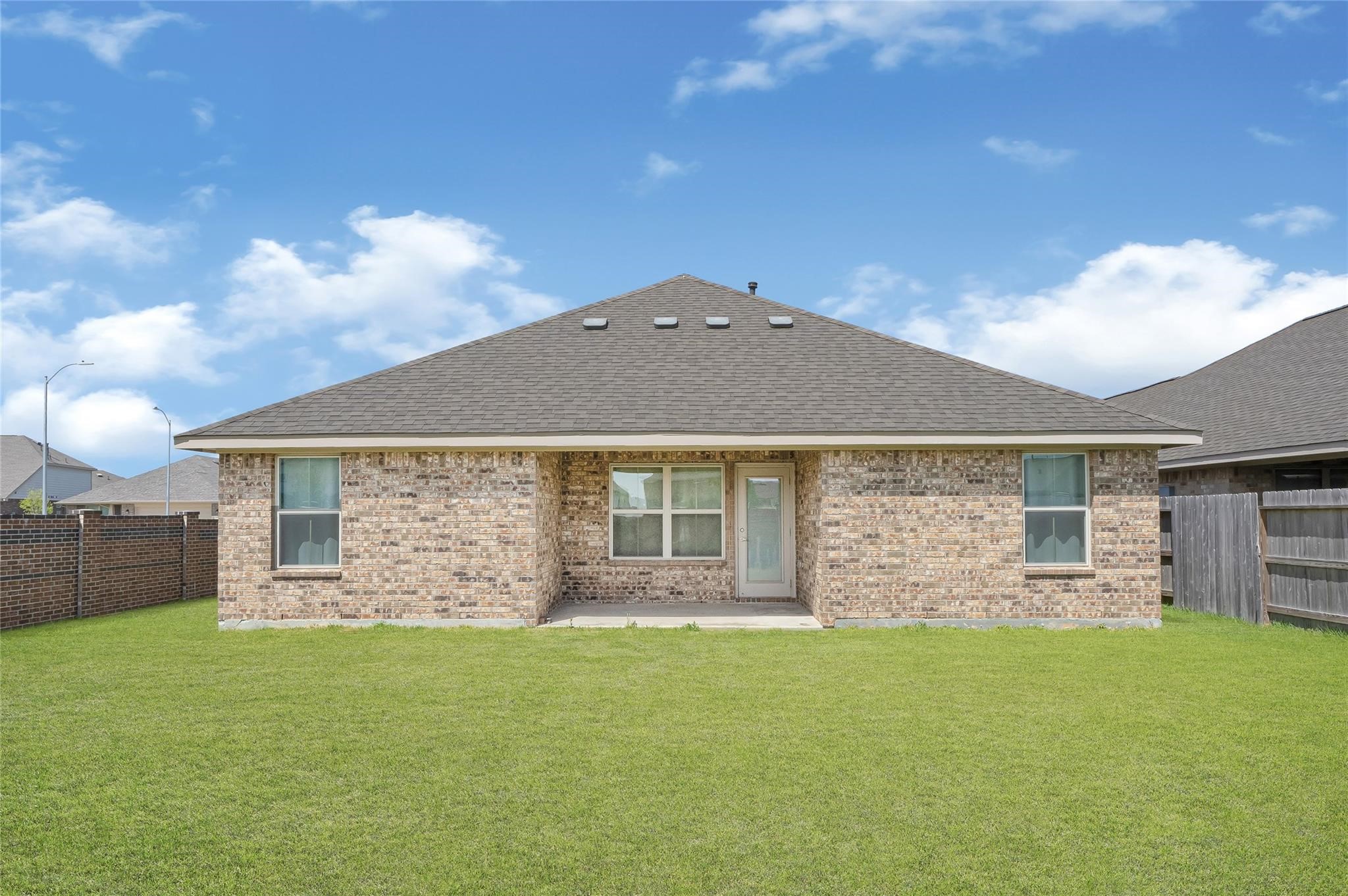 22211 Senoma Ridge Drive Property Photo 12