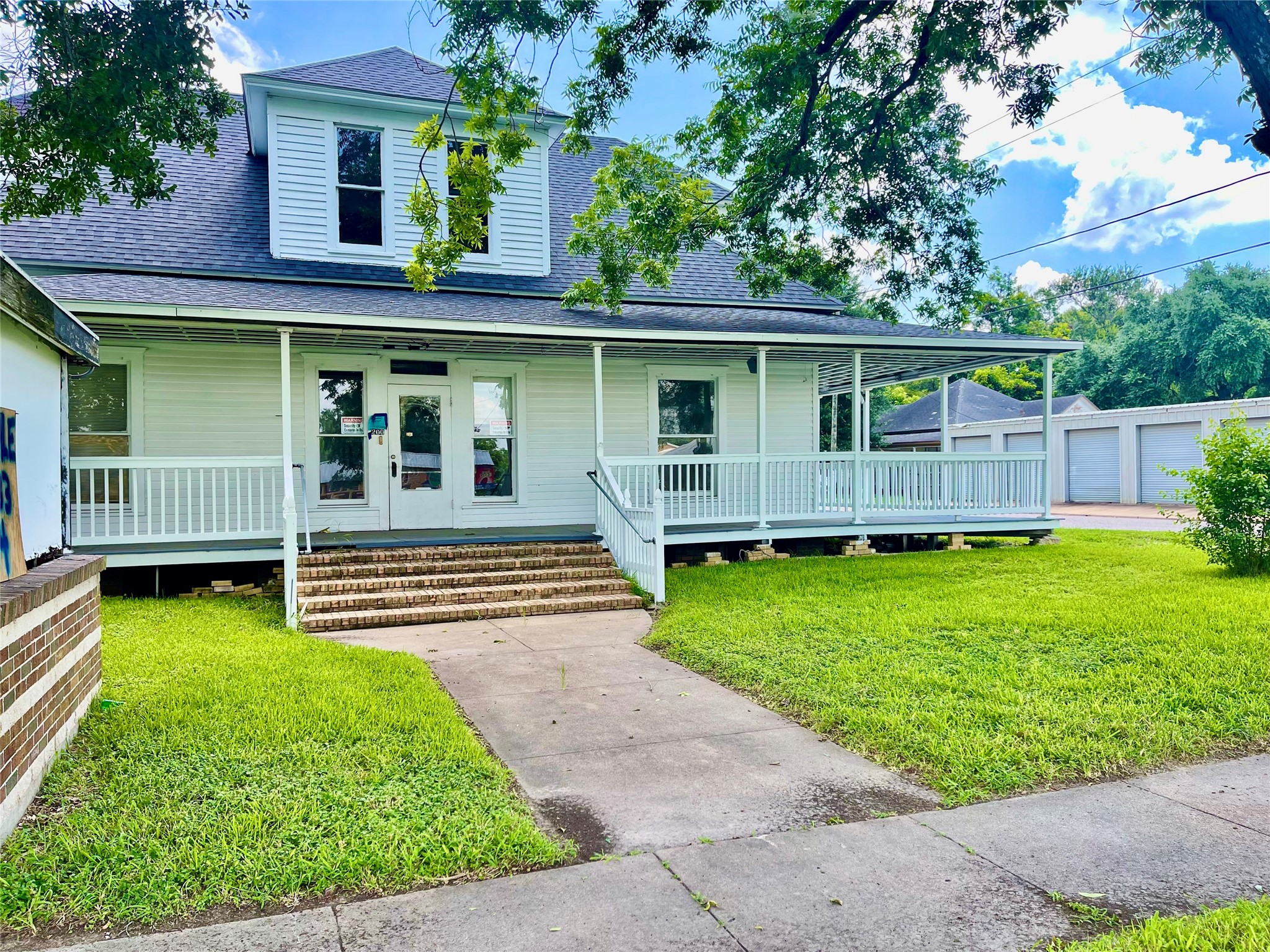 200 W Post Office Street Property Photo 2