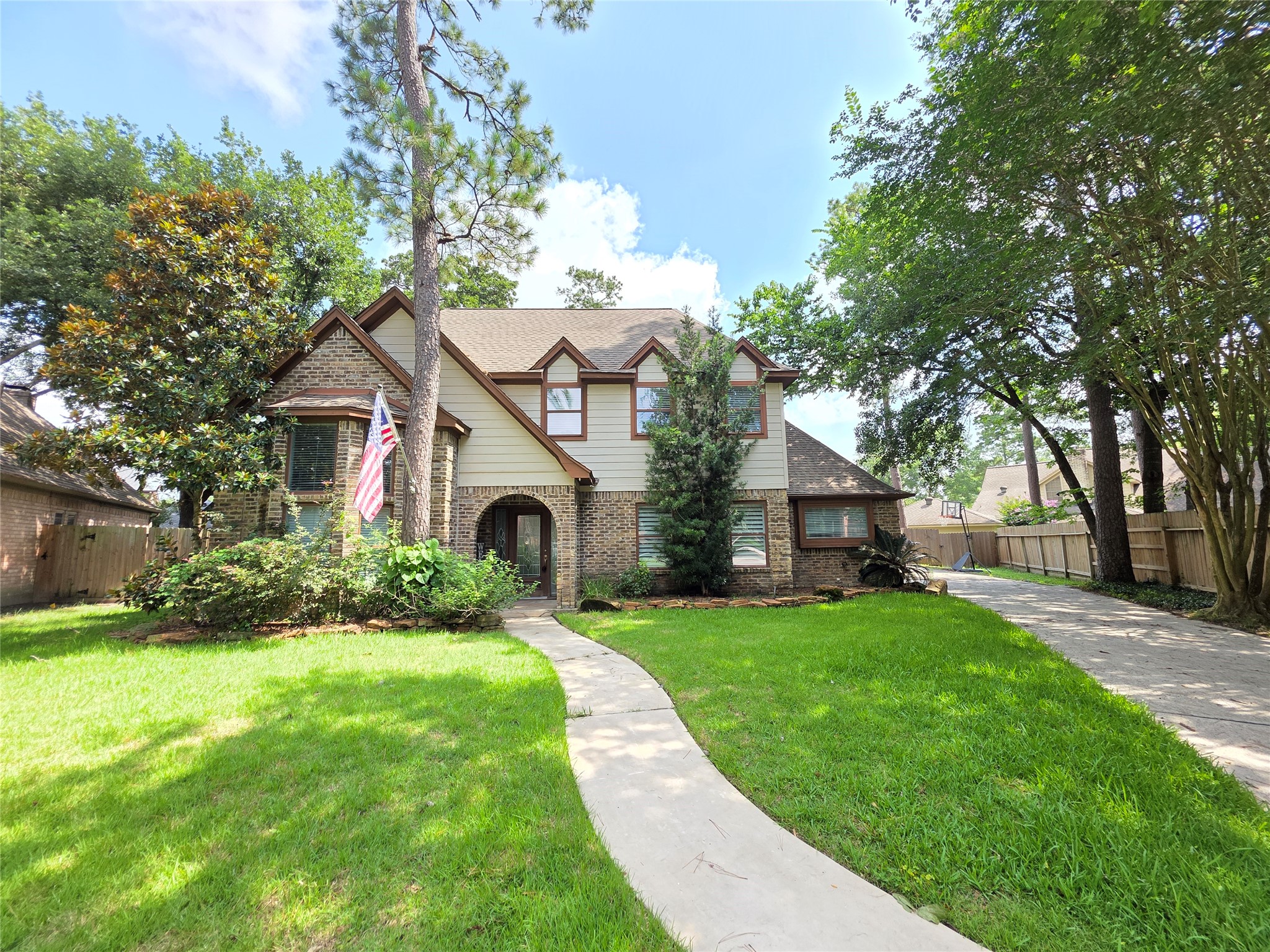 16806 Sandypine Circle Property Photo 1