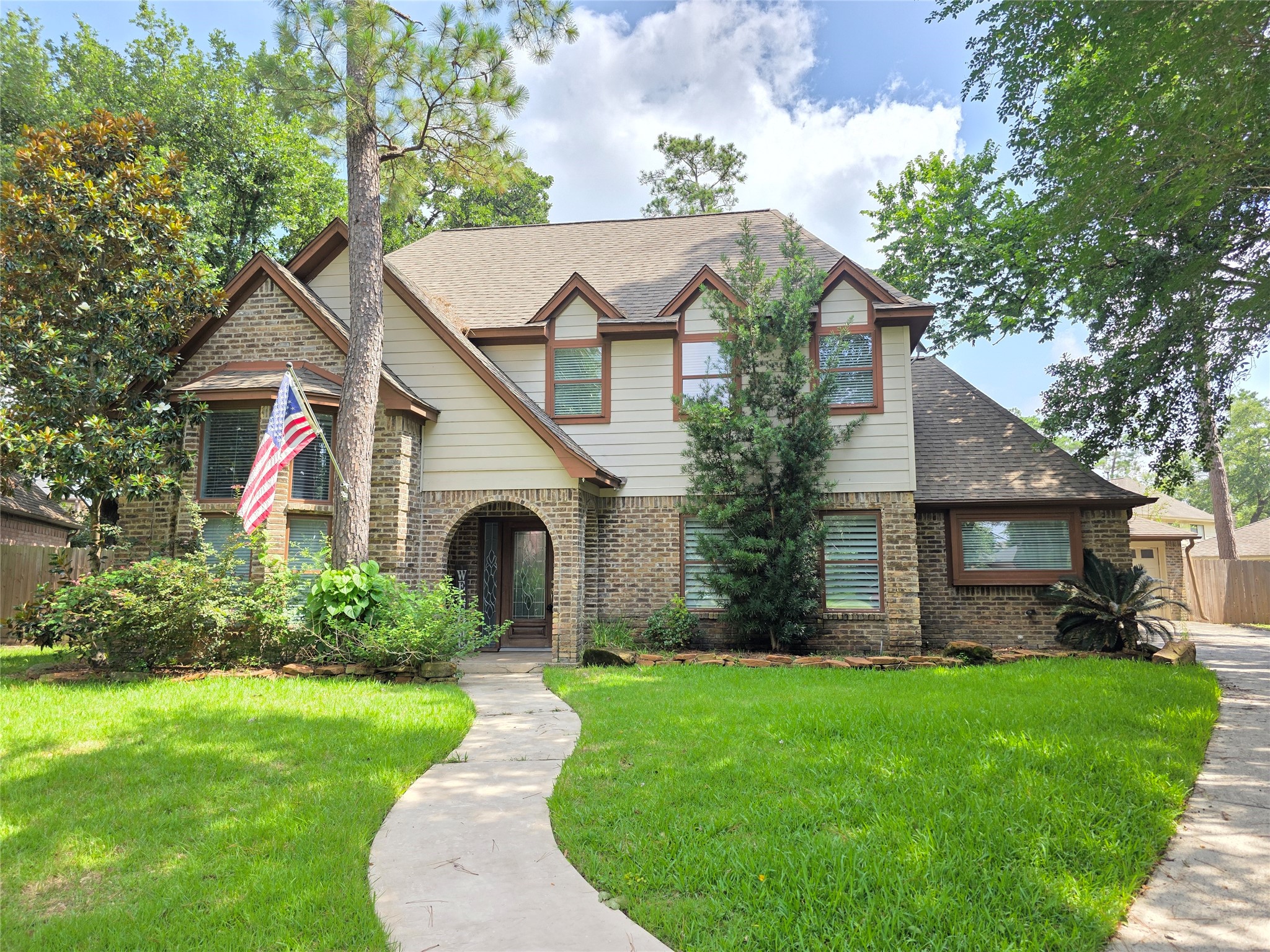 16806 Sandypine Circle Property Photo 2