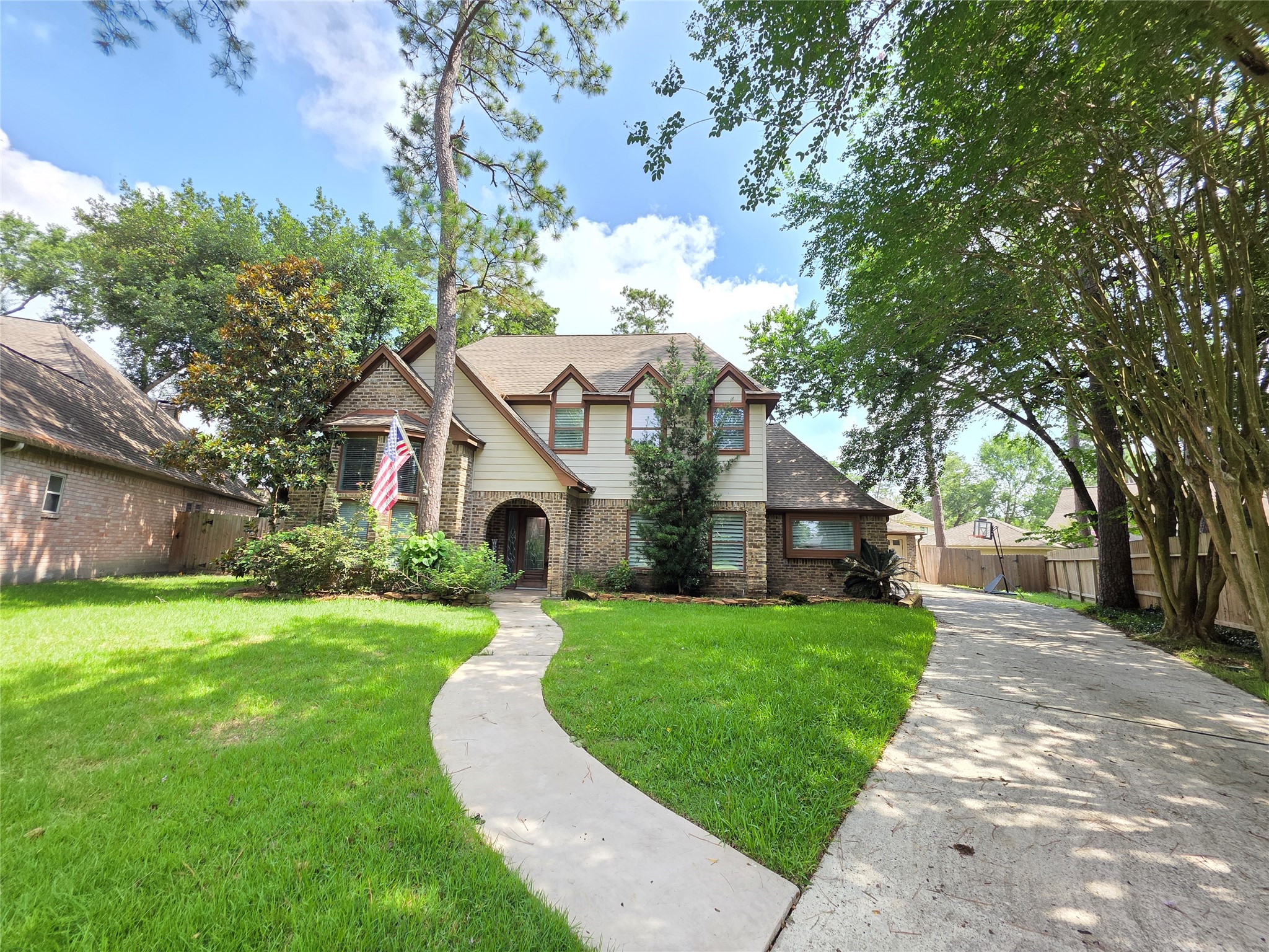 16806 Sandypine Circle Property Photo 3