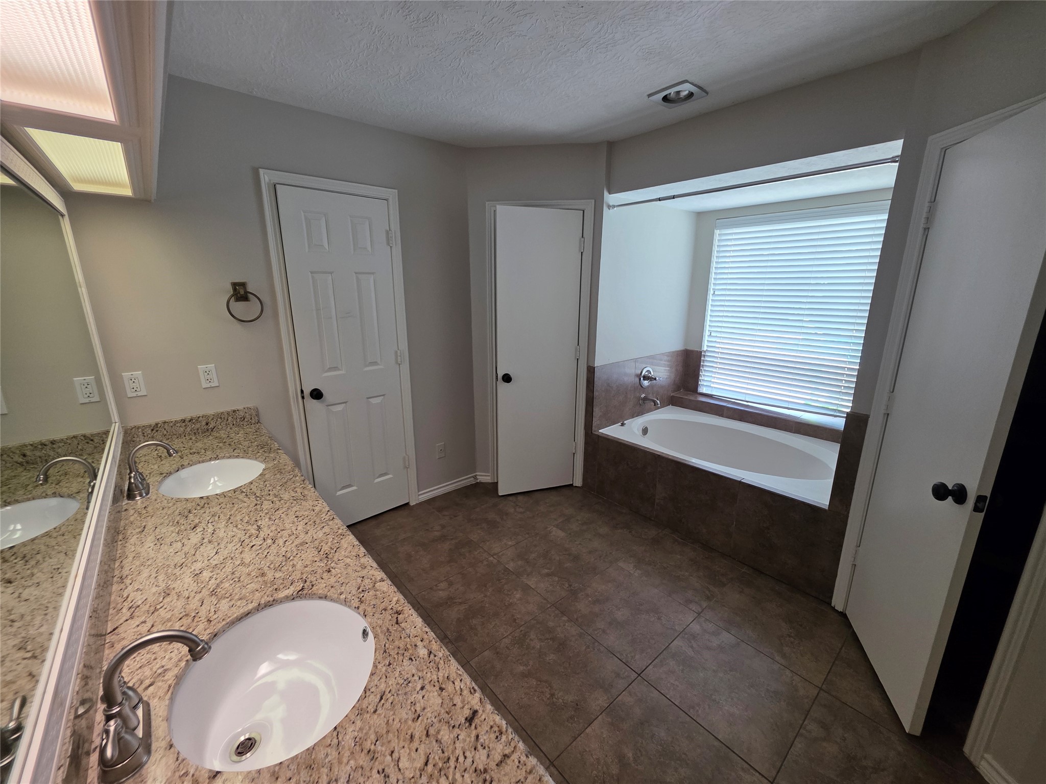 16806 Sandypine Circle Property Photo 10