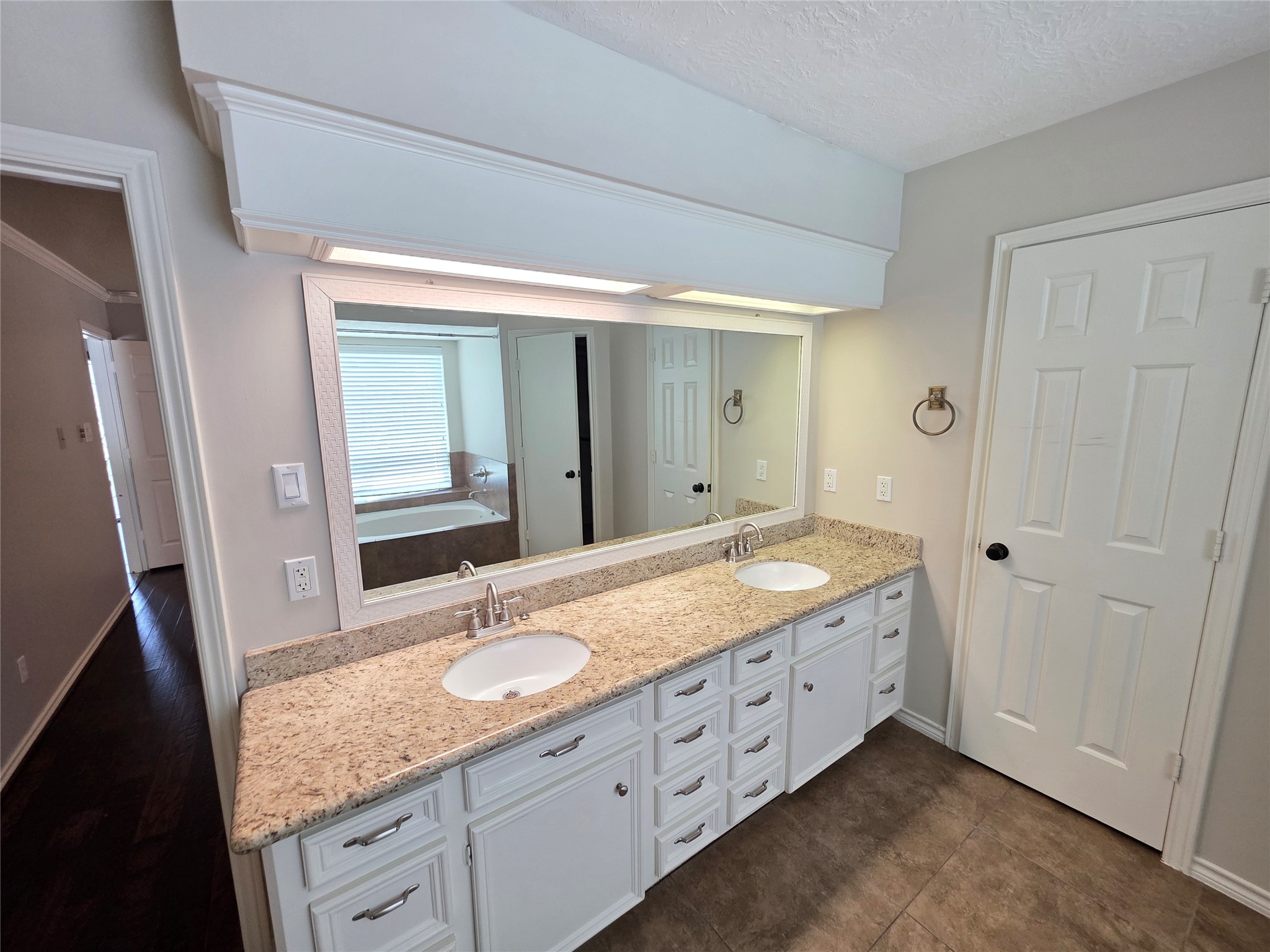 16806 Sandypine Circle Property Photo 11