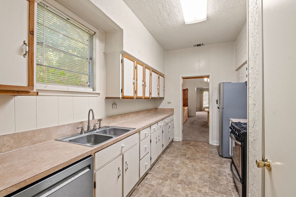 211 S Olive Street Property Photo 10