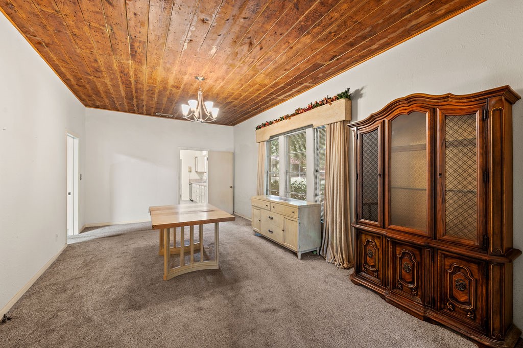 211 S Olive Street Property Photo 12