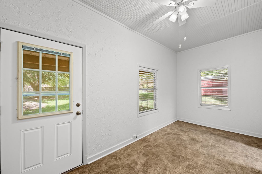 211 S Olive Street Property Photo 19
