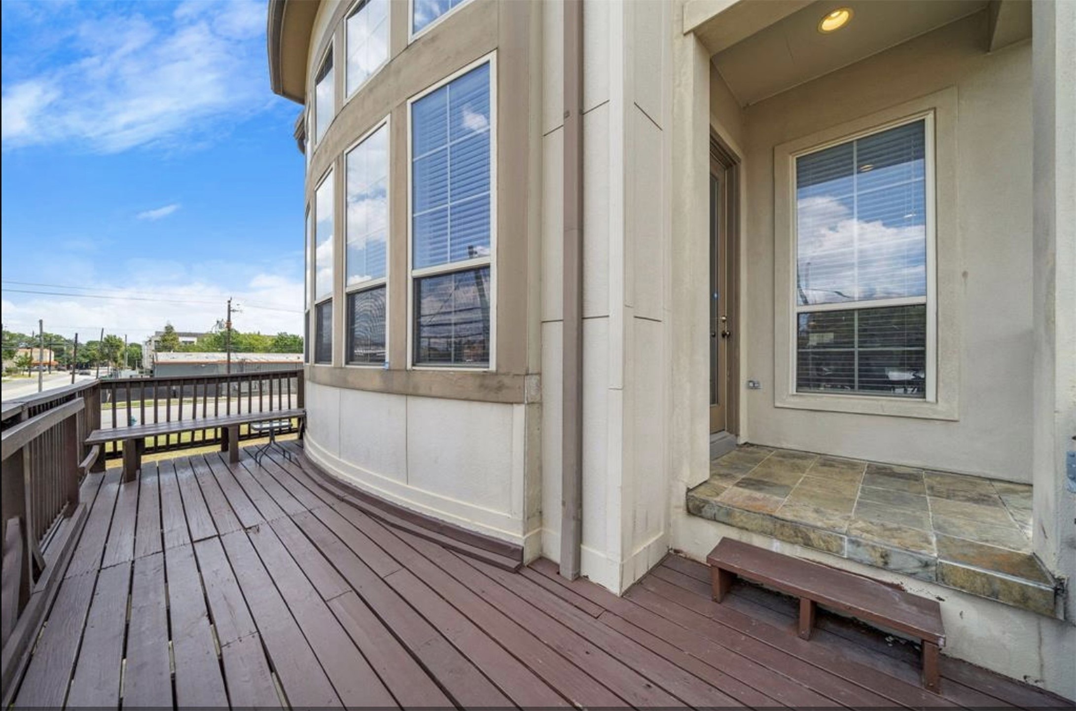 2512 Leeland Street Property Photo 6