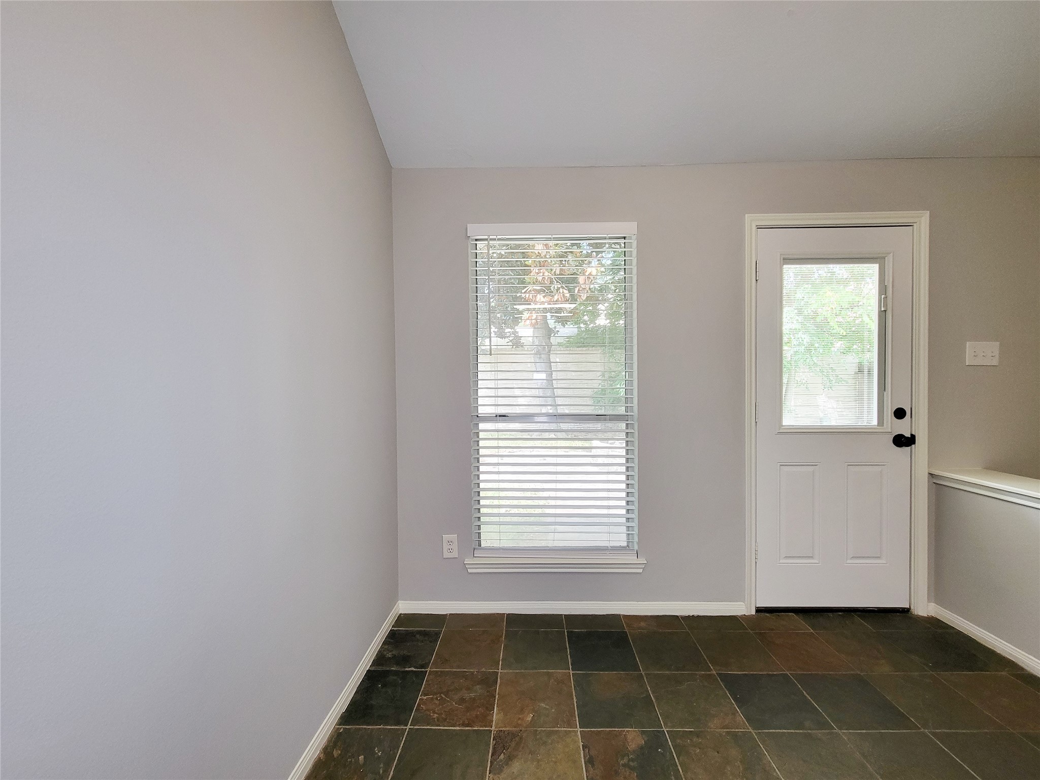 18214 Arbormont Drive Property Photo 12