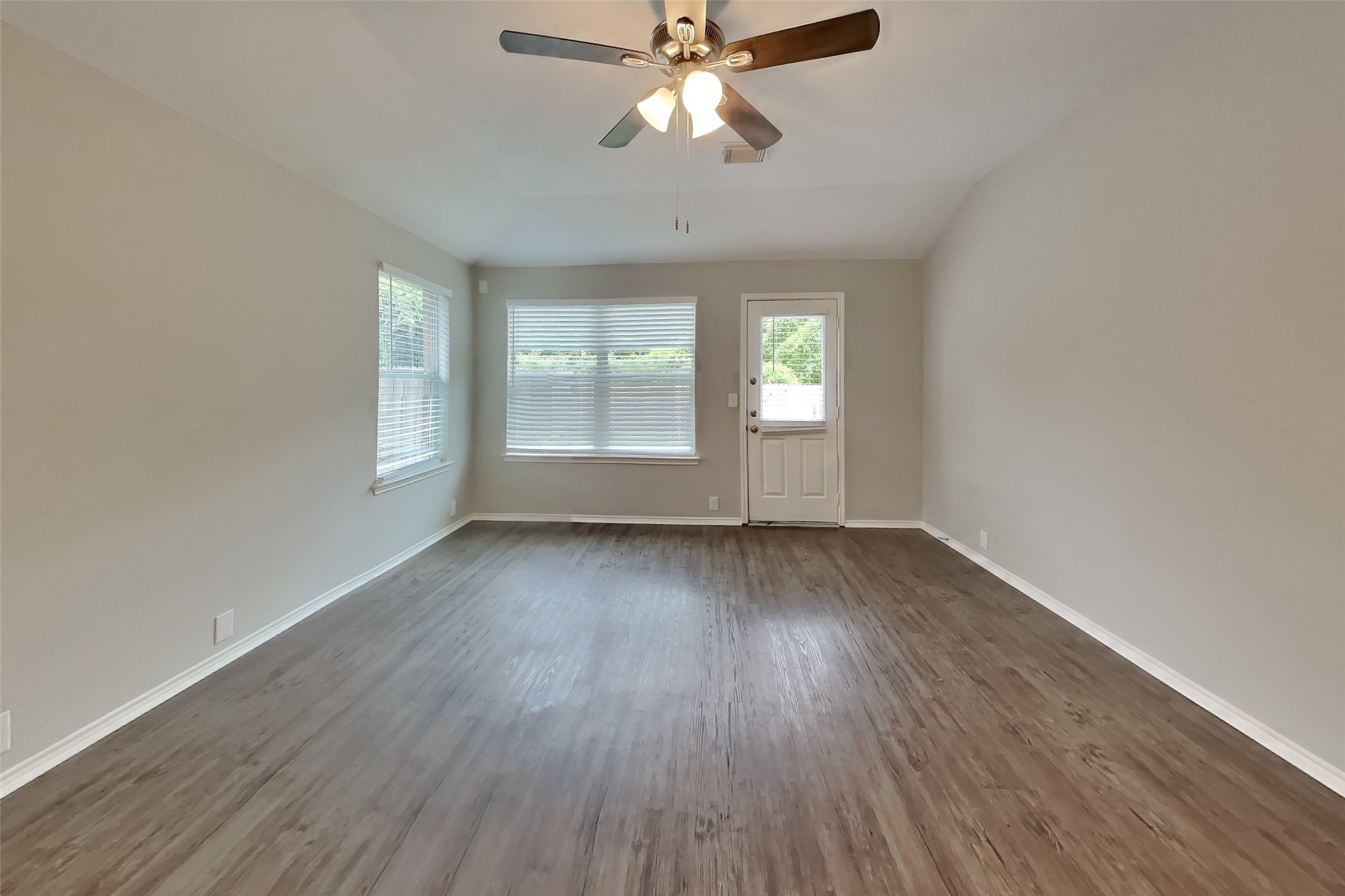 2918 Bison Bluff Property Photo 3